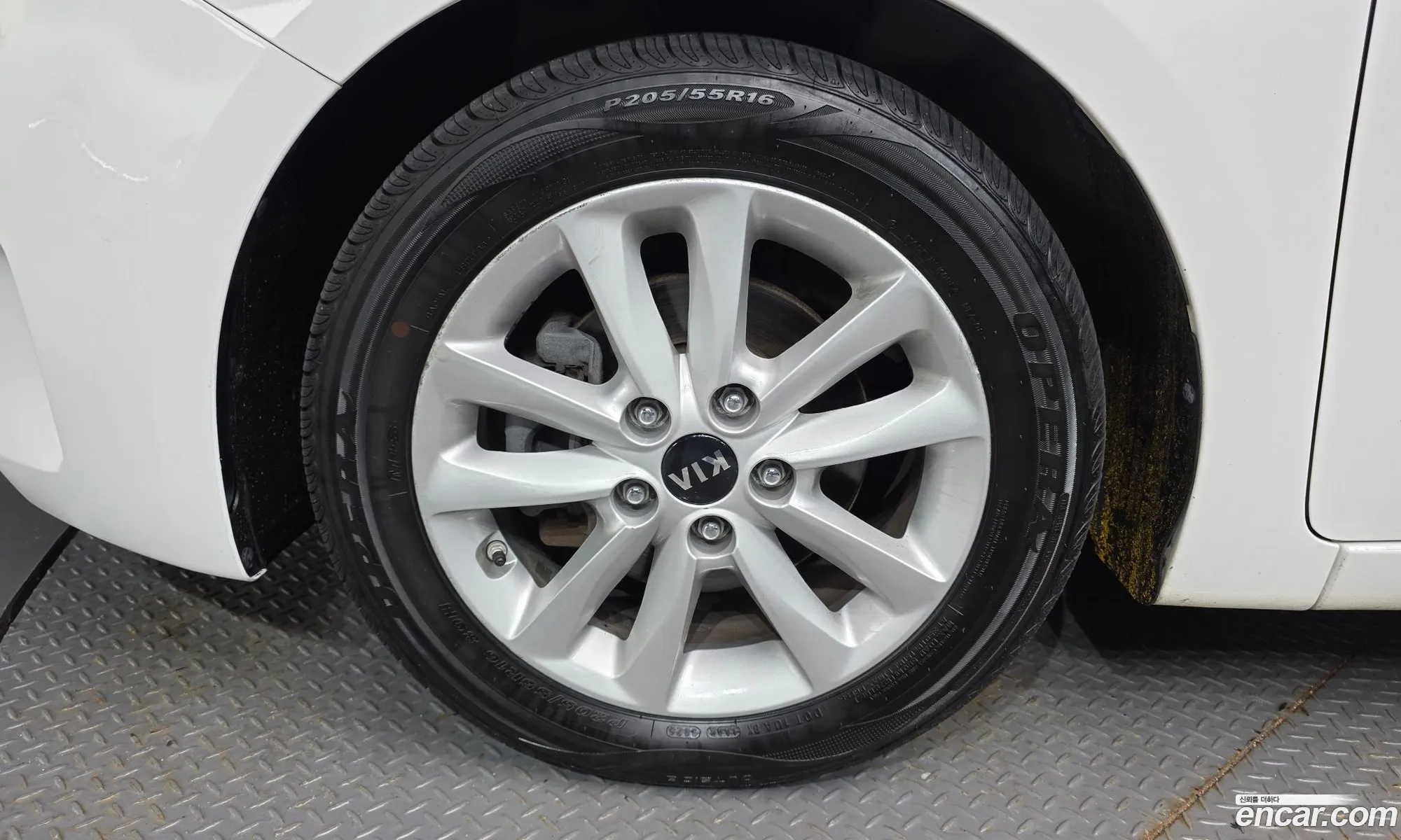 Kia K3 2016 — 13