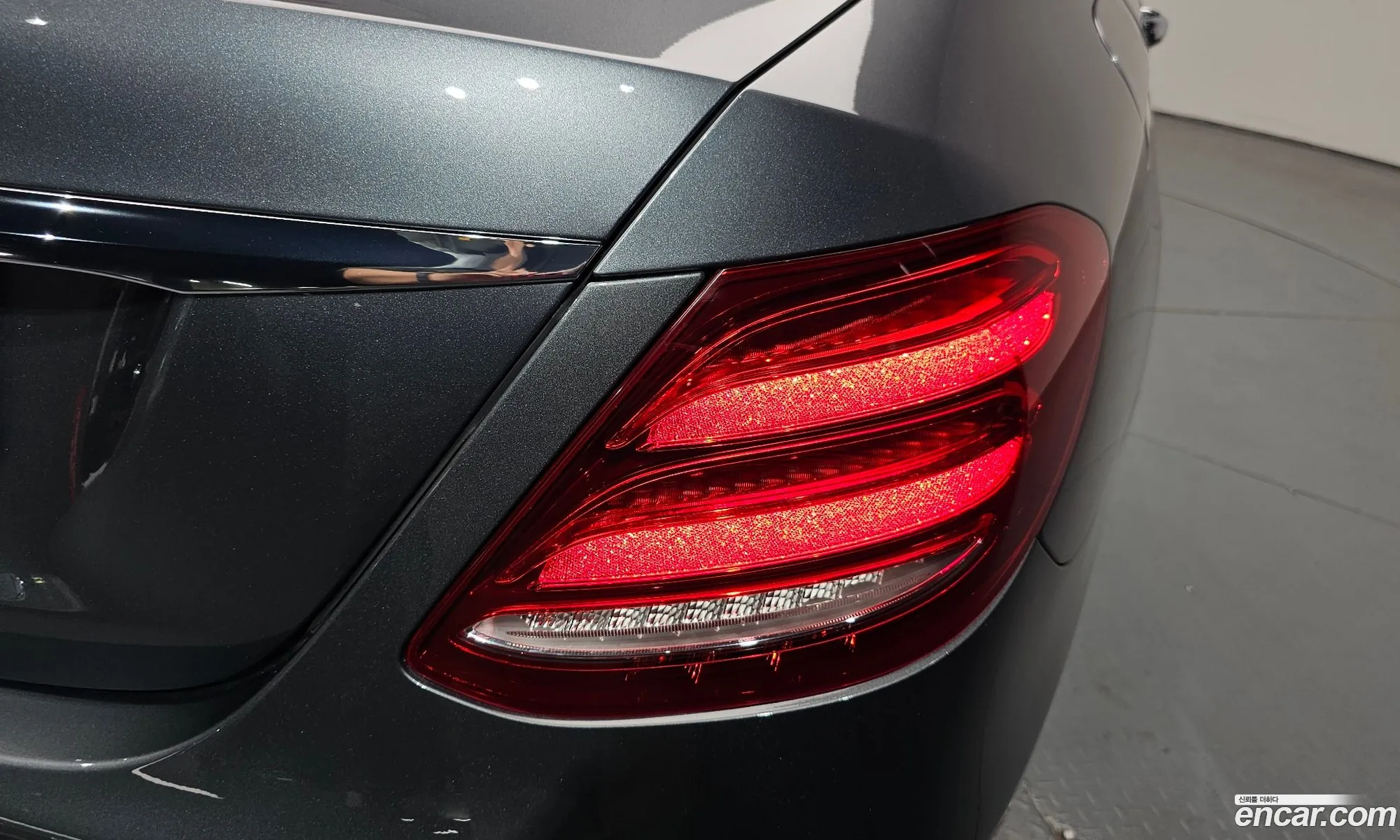 Mercedes-Benz E-Class W213 2017 WDDZF4CB4JA307828 — 22