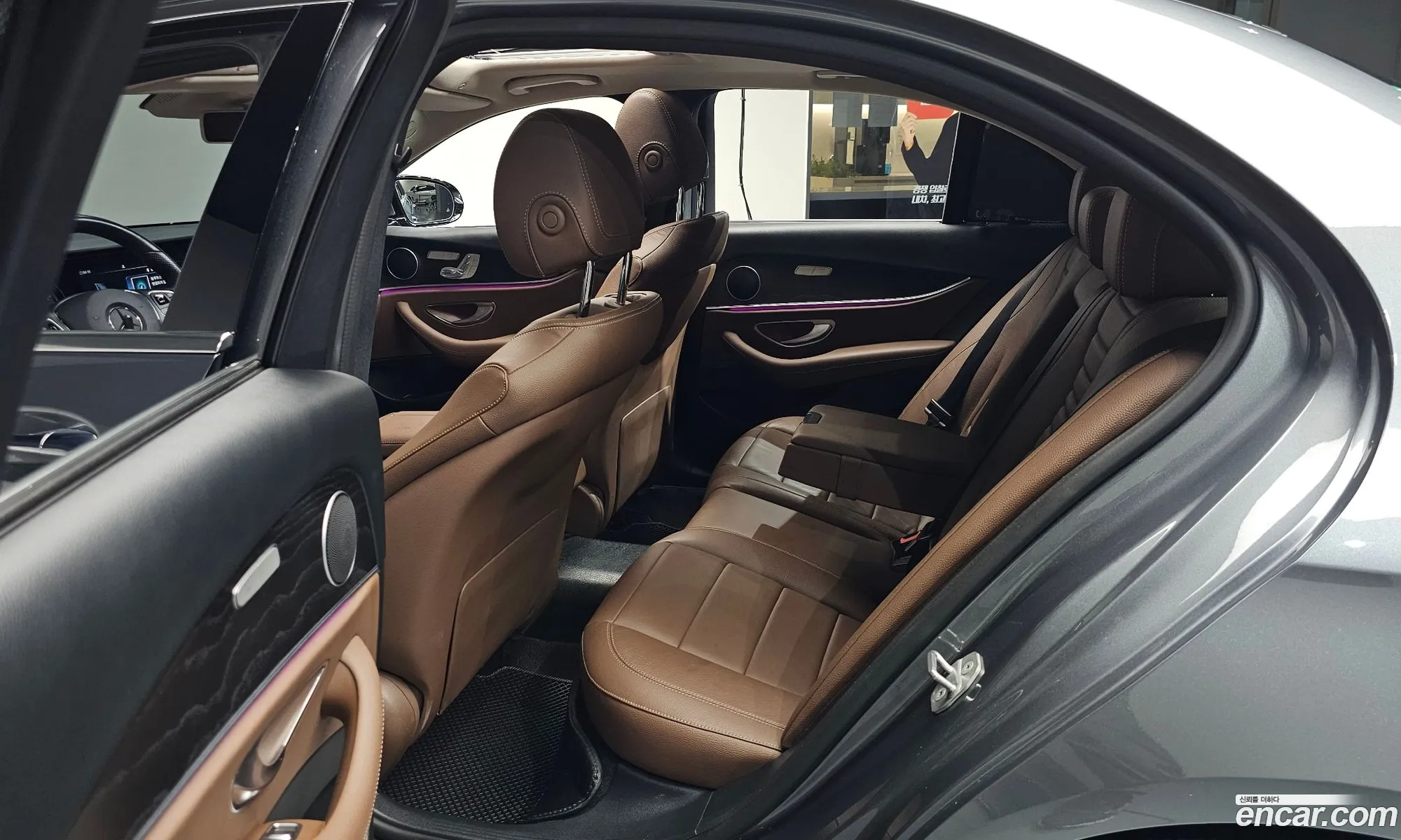Mercedes-Benz E-Class W213 2017 WDDZF4CB4JA307828 — 3