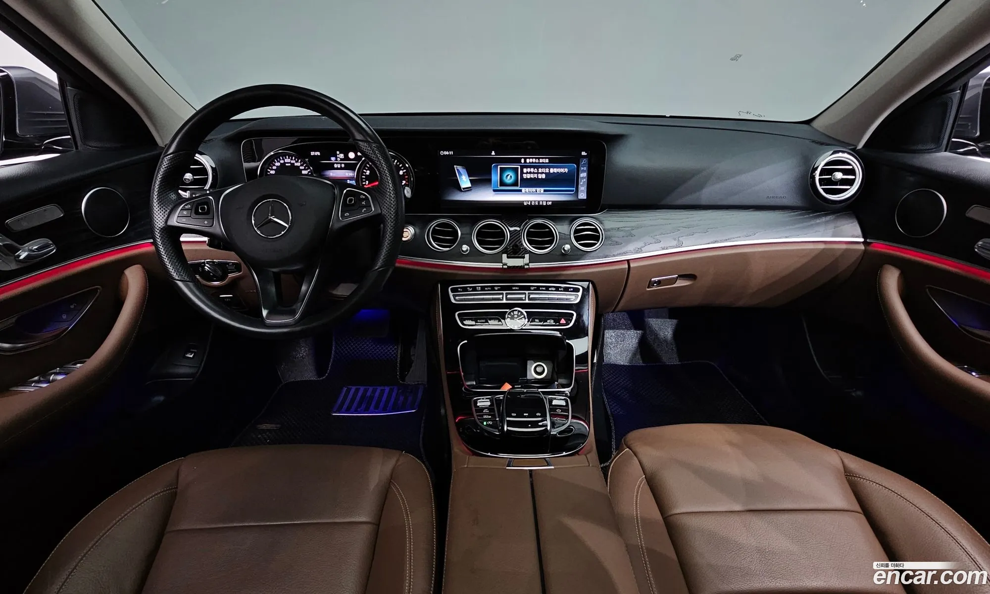 Mercedes-Benz E-Class W213 2017 WDDZF4CB4JA307828 — 24