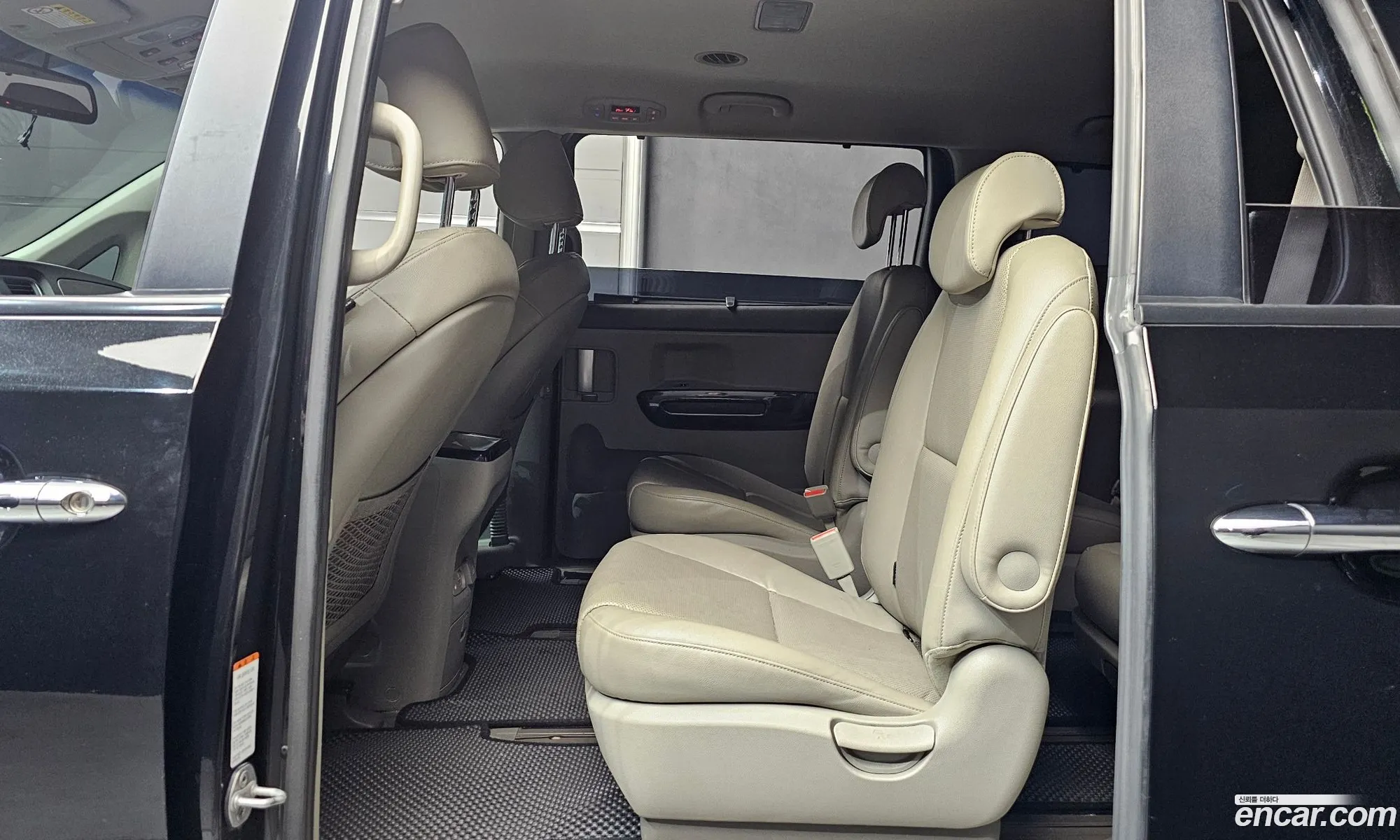 Kia Carnival 2014 — 10