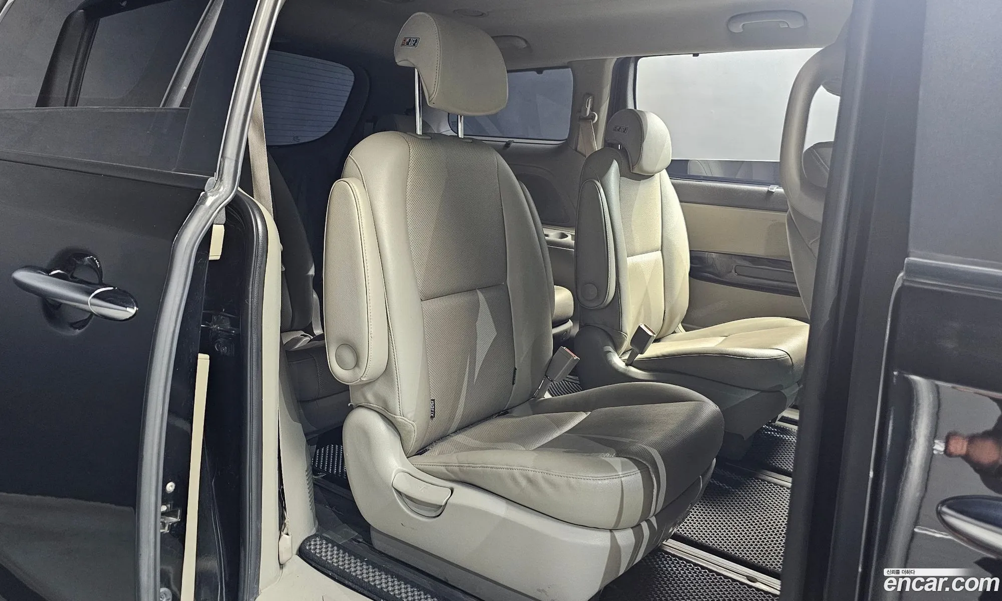 Kia Carnival 2014 — 8