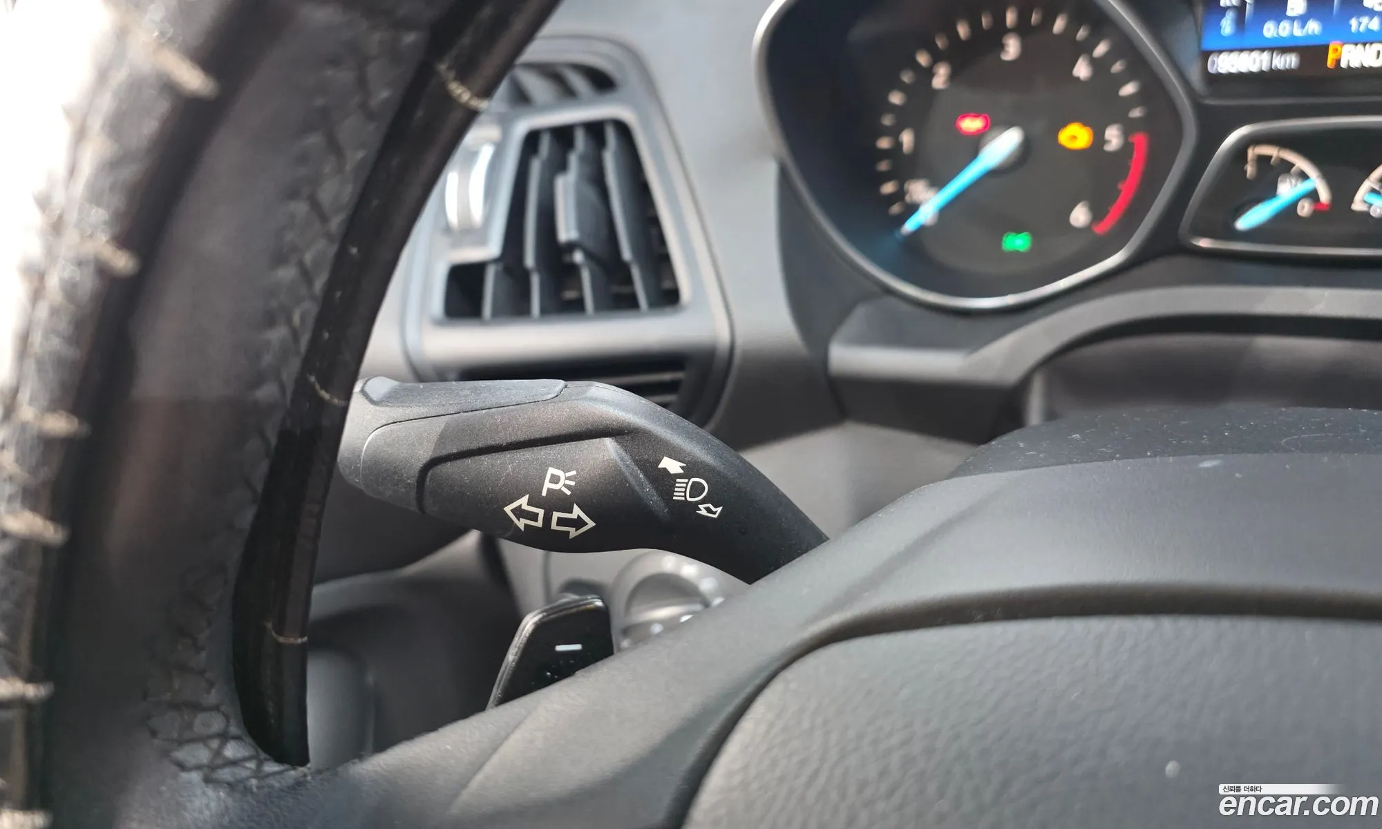 Ford Kuga 2017 — 31