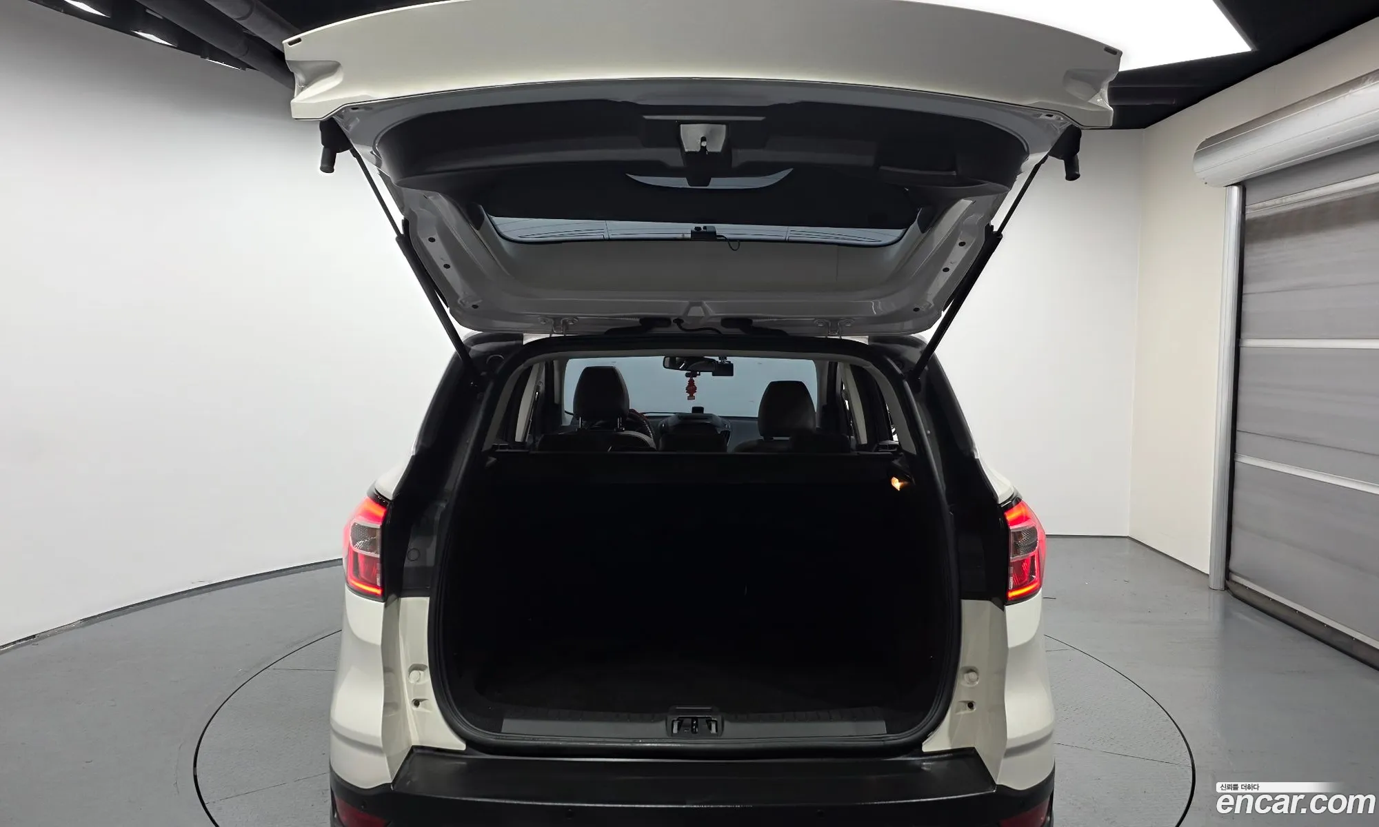 Ford Kuga 2017 — 30