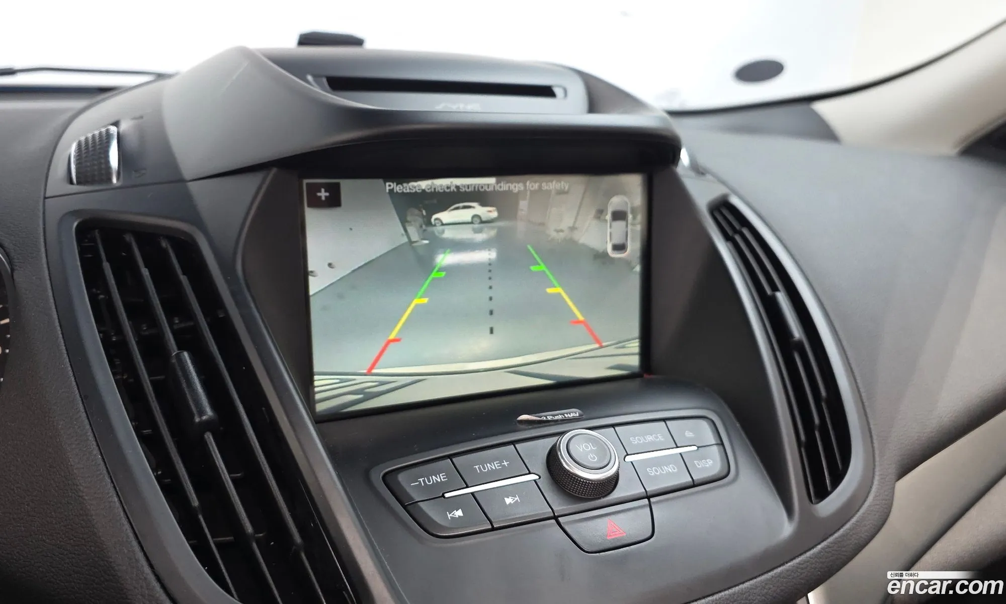 Ford Kuga 2017 — 32