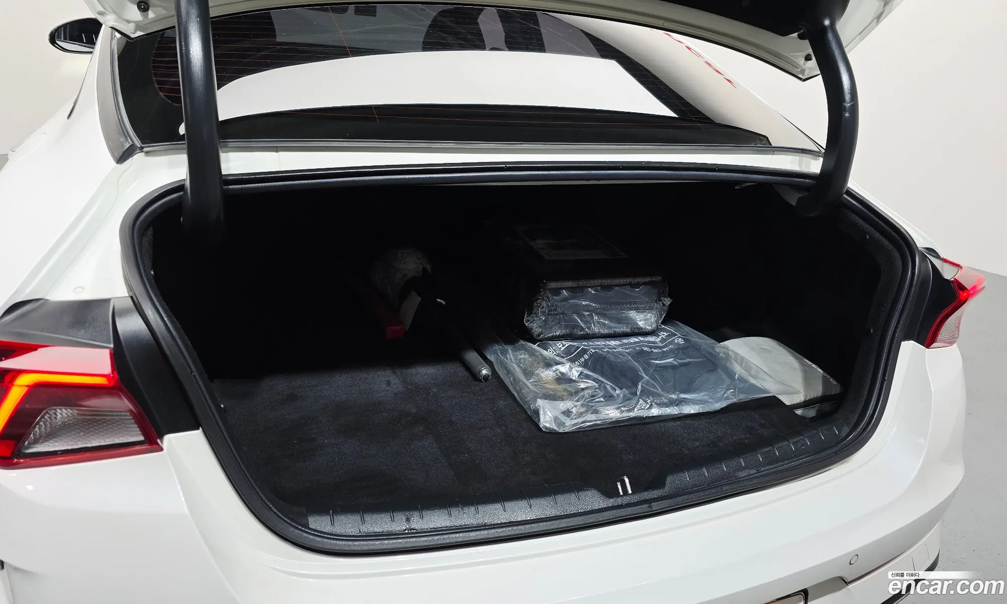 Kia K5 2023 — 14