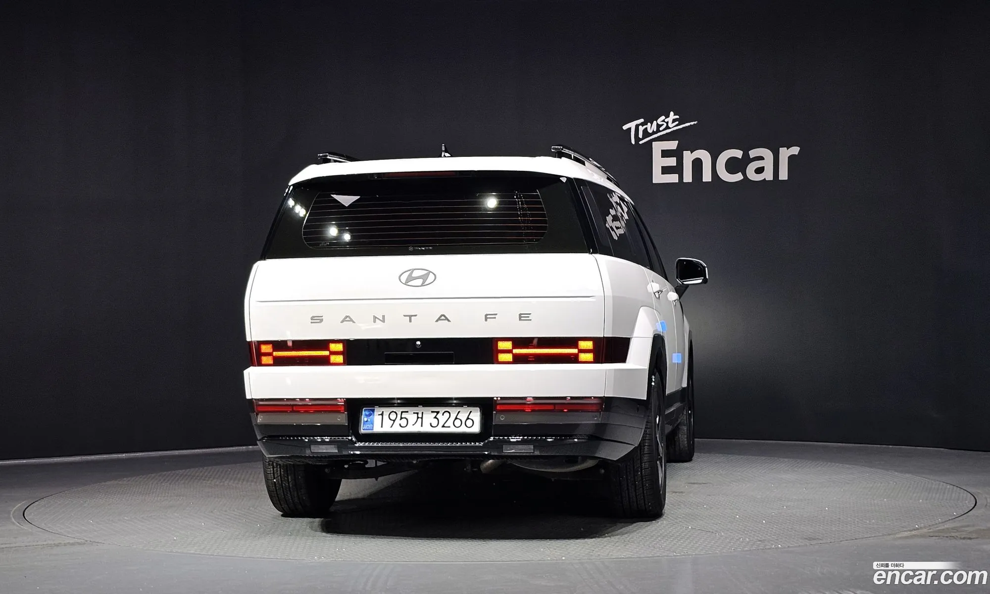 Hyundai Santa Fe 2024 — 2