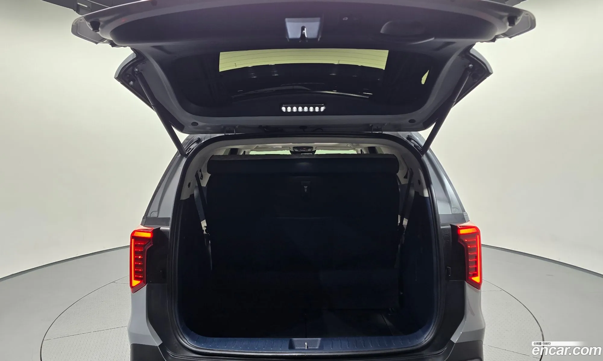 Kia Carnival 2024 — 9