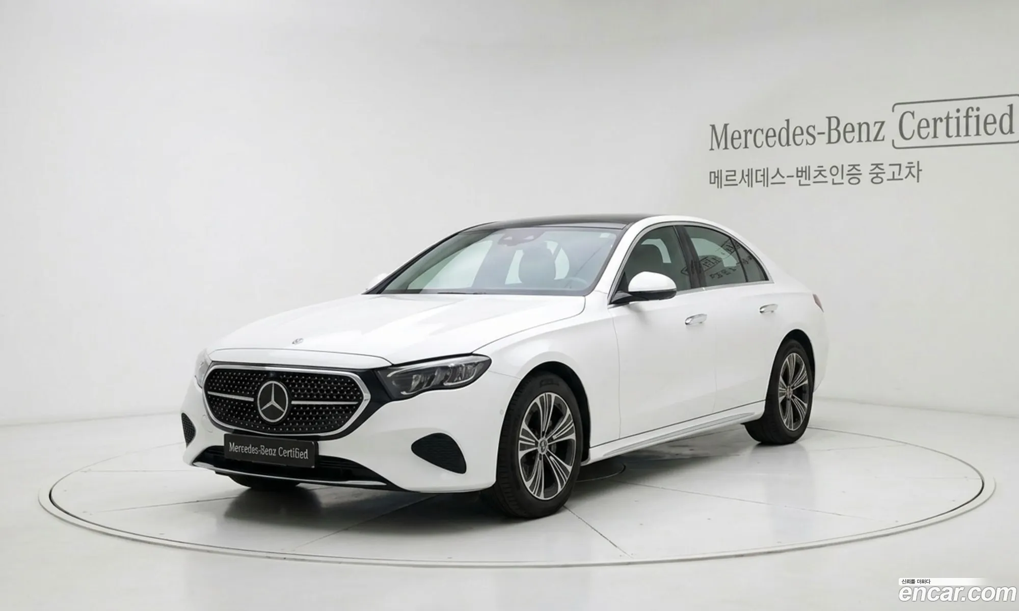 Mercedes-Benz E-Class W214 2025 — 12