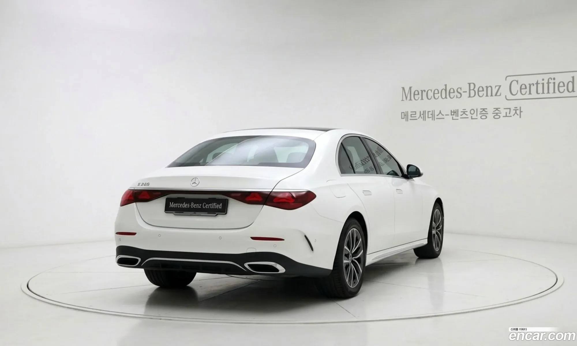 Mercedes-Benz E-Class W214 2025 — 10