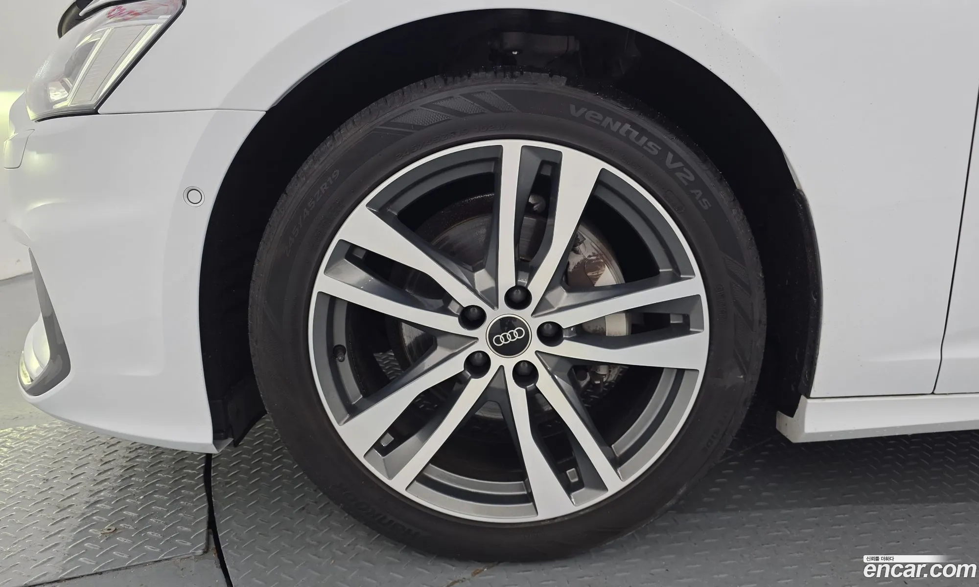 Audi A6 2022 WAUZZZF24NN035240 — 8
