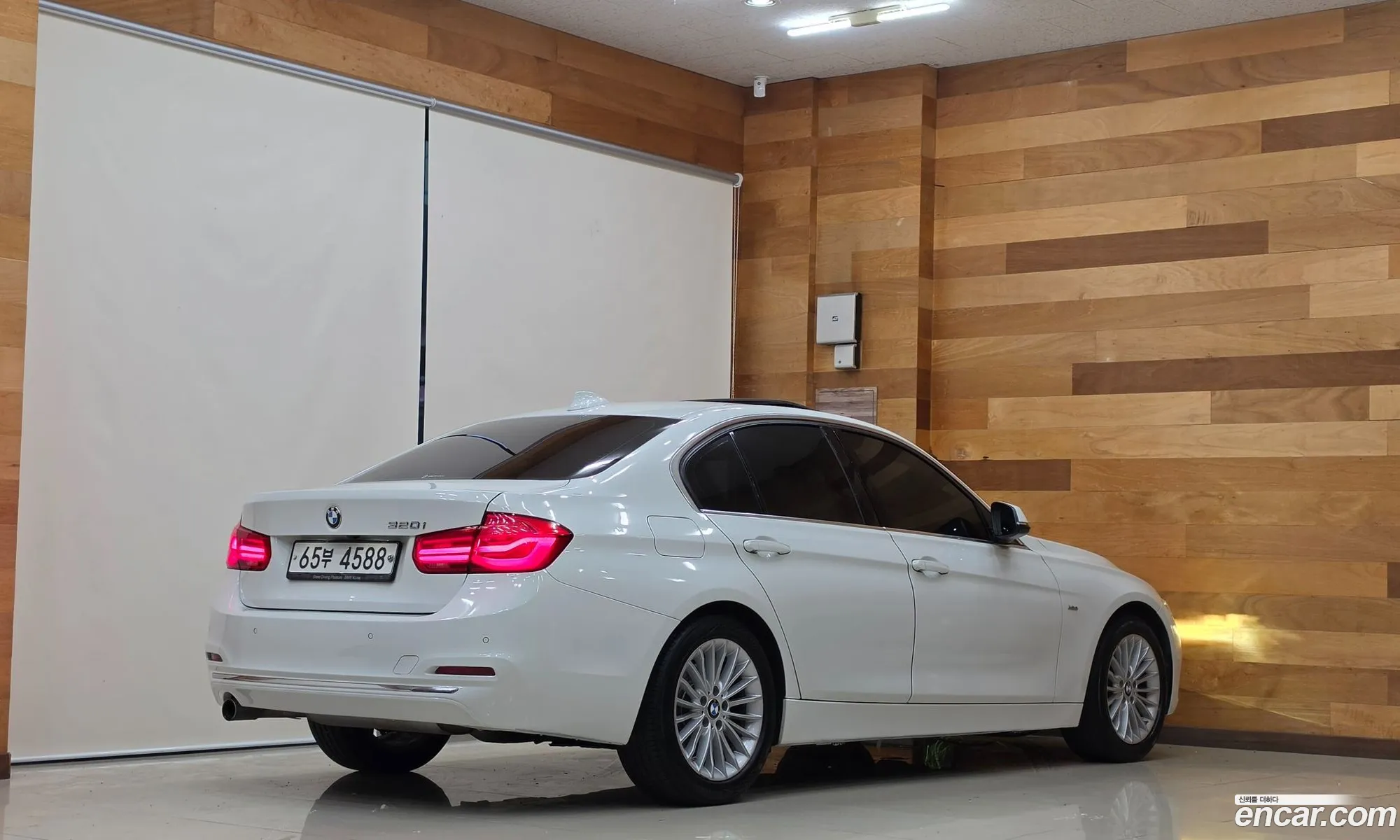 BMW 3 Series 2017 — 12