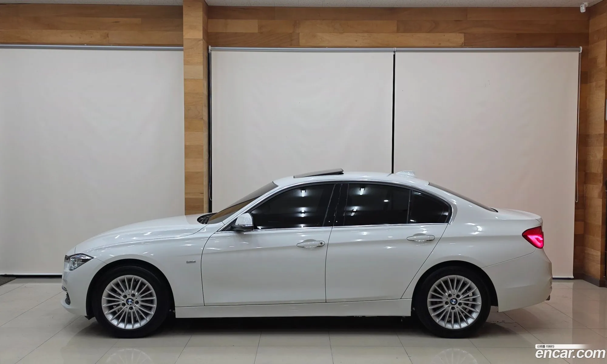 BMW 3 Series 2017 — 11