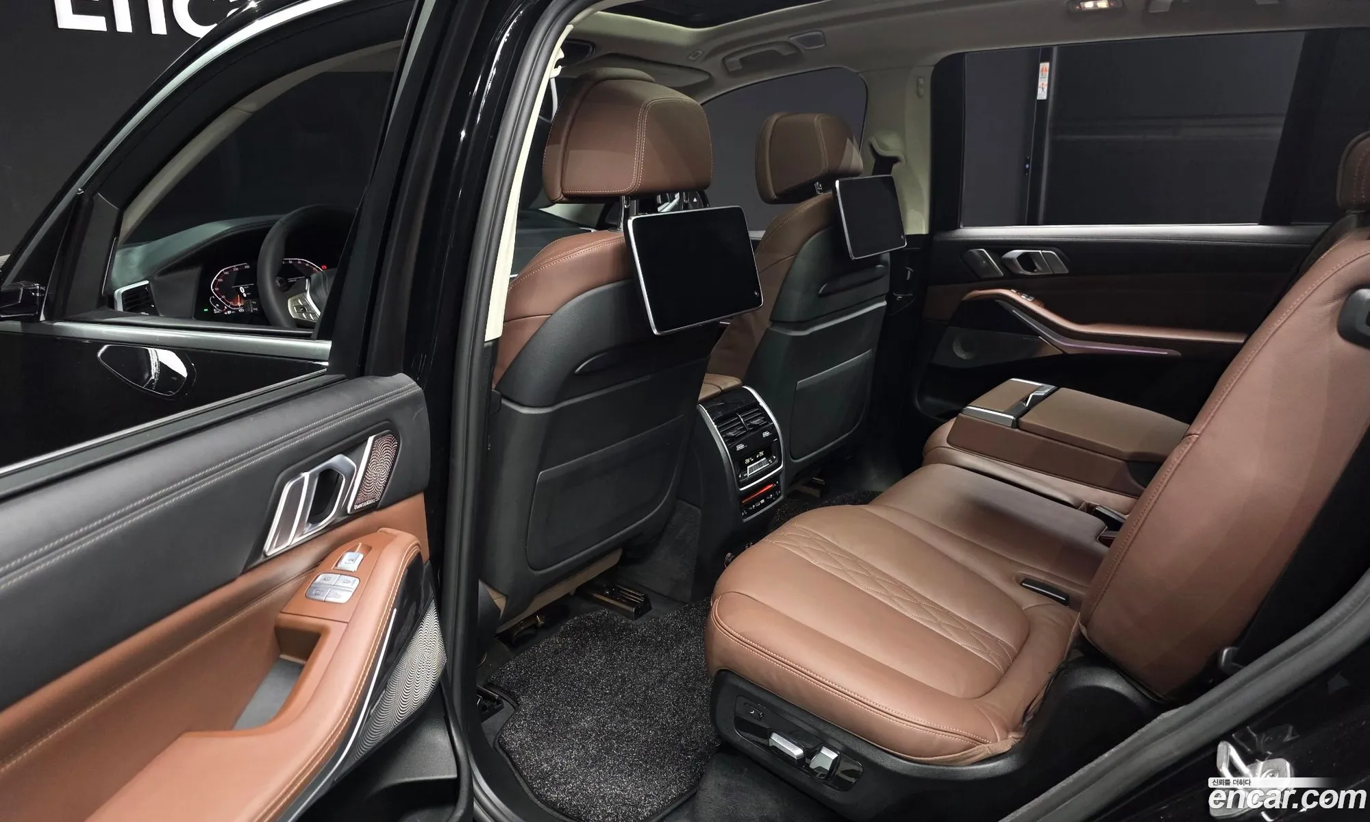 BMW X7 2021 — 16