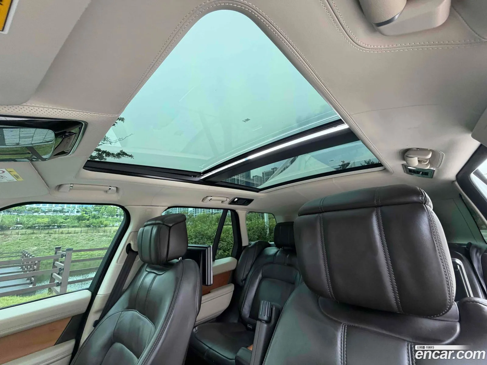 Land Rover Range Rover 2018 — 14