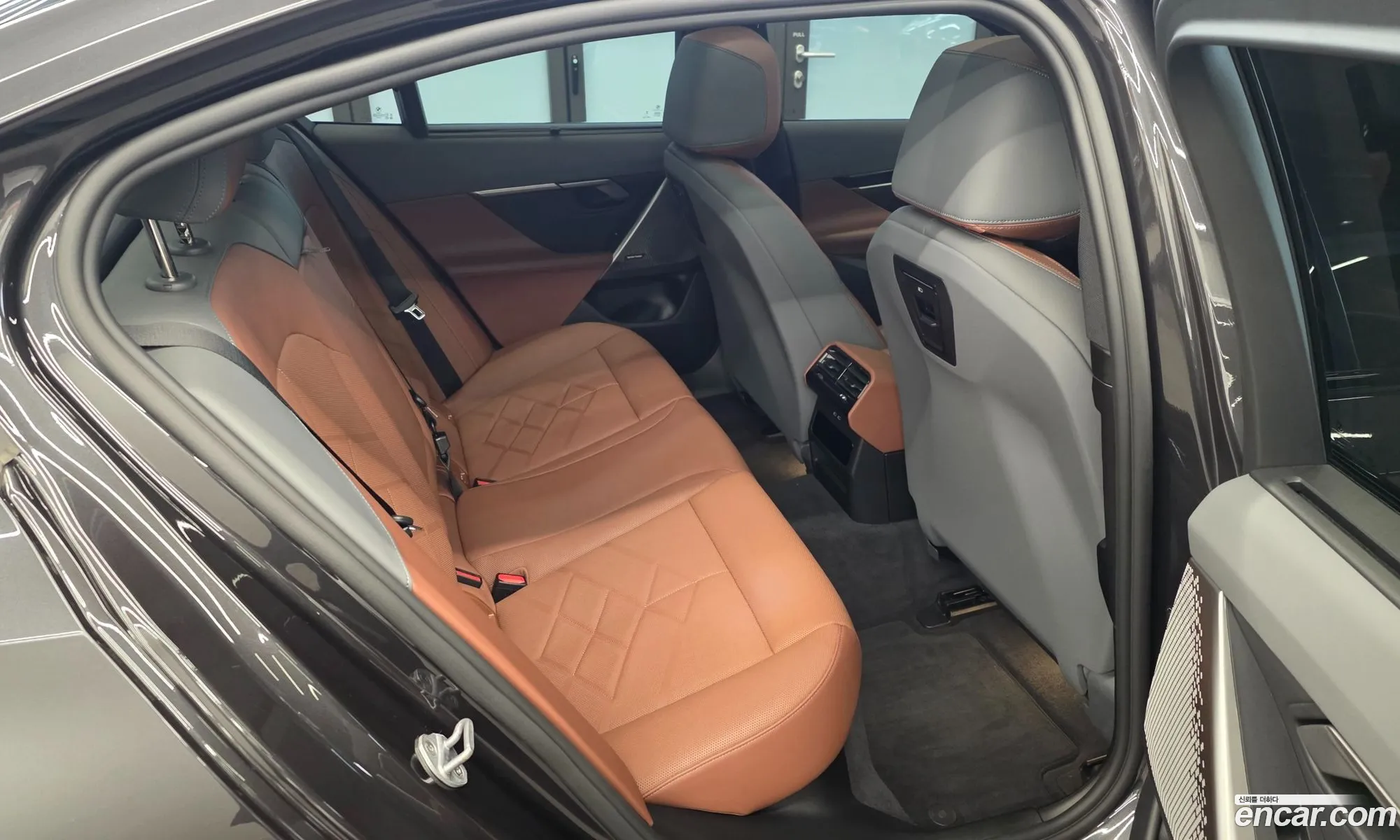 BMW 5 Series 2025 — 16