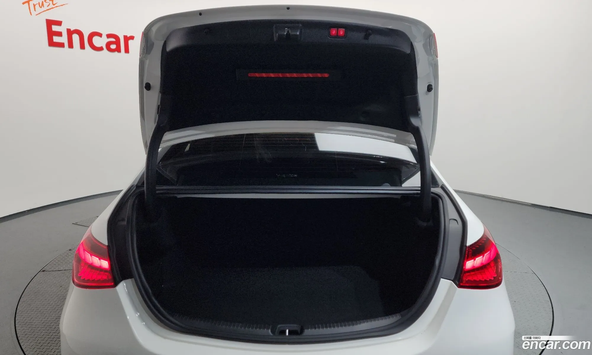 Mercedes-Benz C-Class W206 2023 — 12