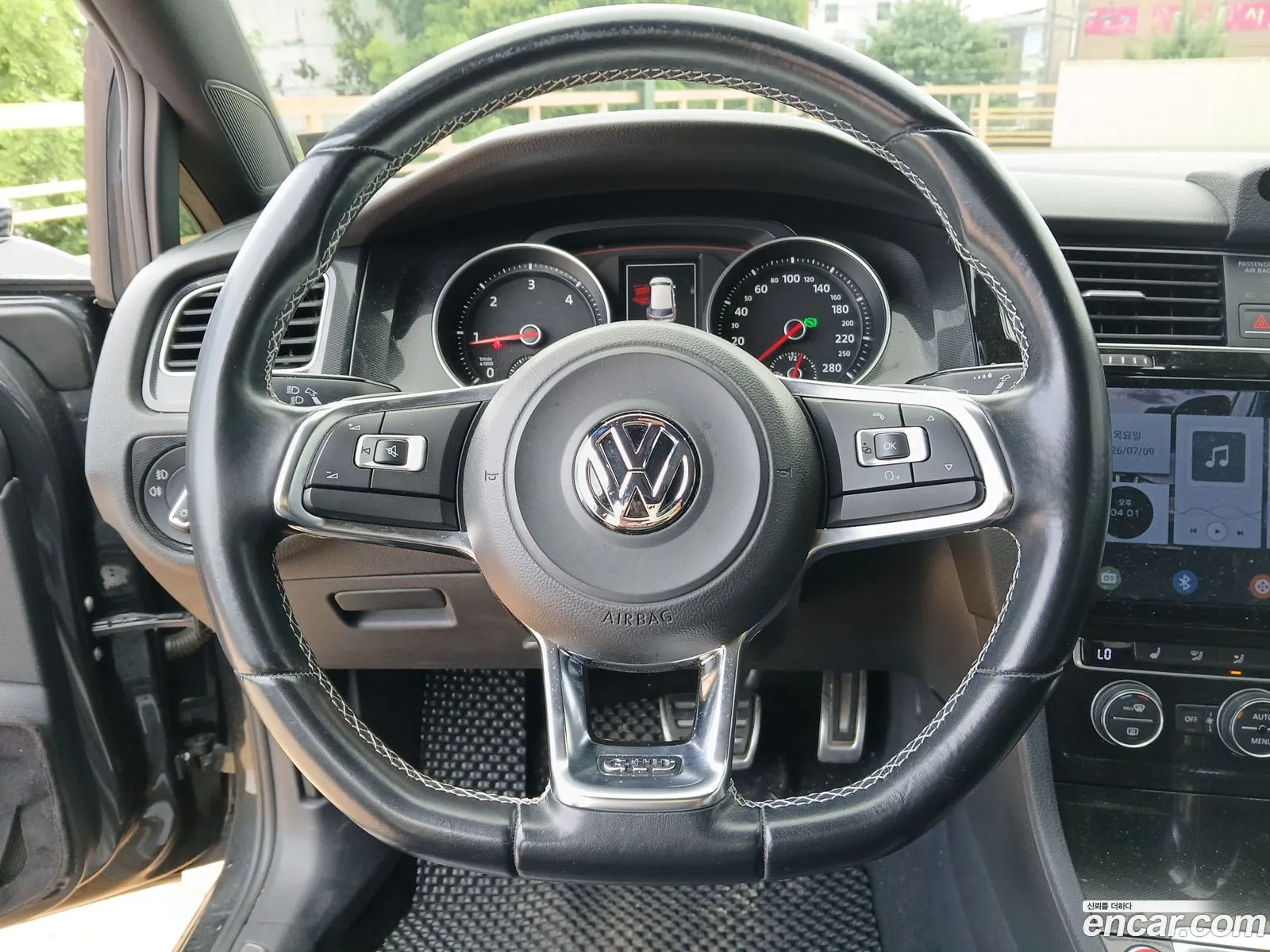 Volkswagen Golf 7th Gen 2014 — 15