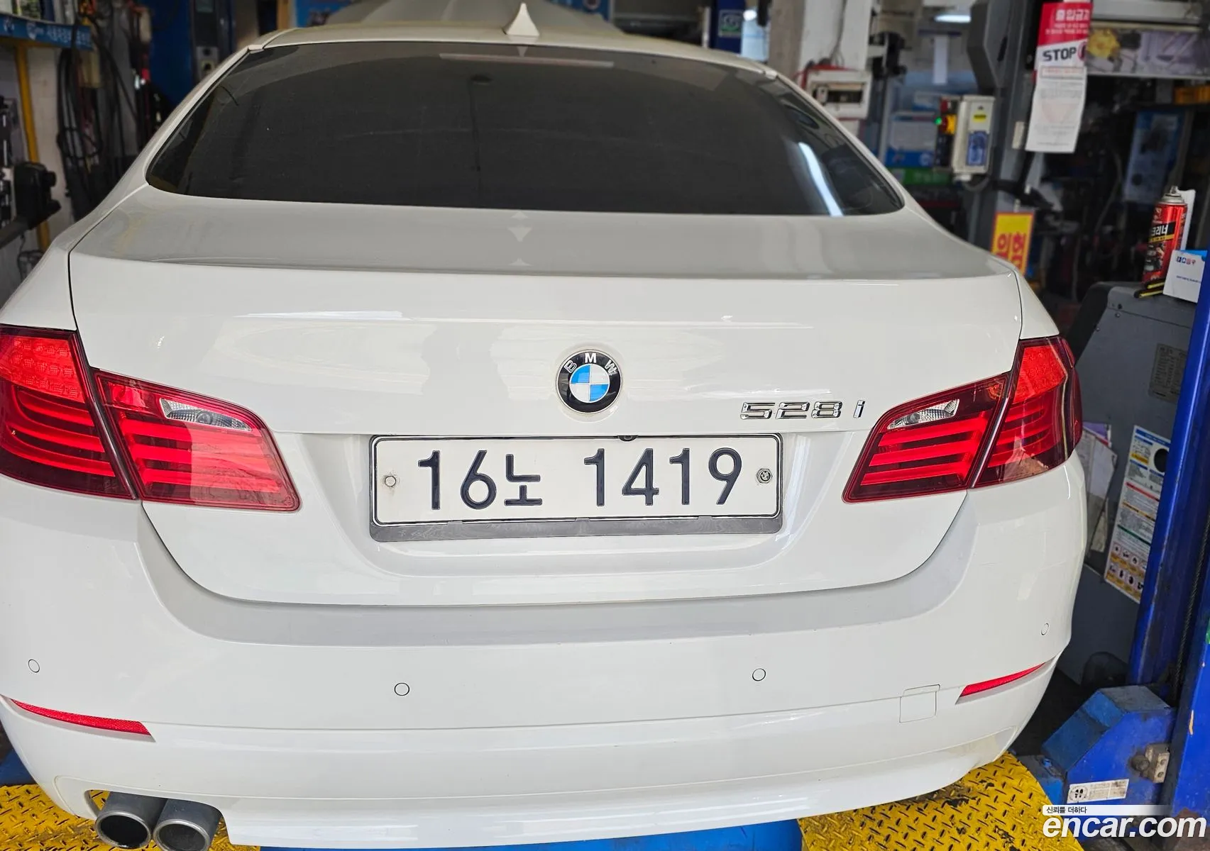 BMW 5 Series 2012 — 17