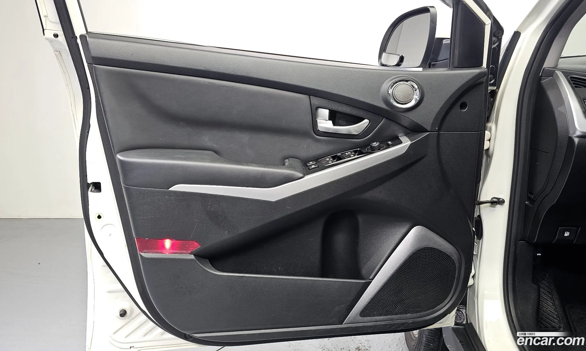 KG Mobility (SsangYong) Korando C 2015 — 18