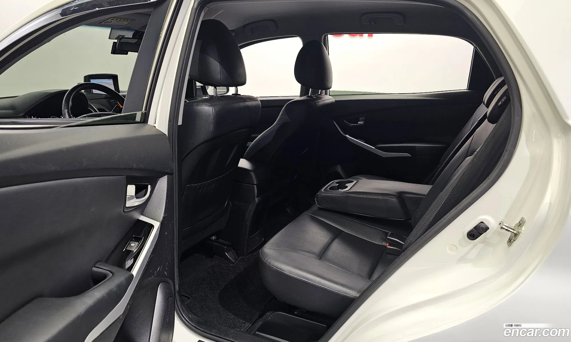 KG Mobility (SsangYong) Korando C 2015 — 14