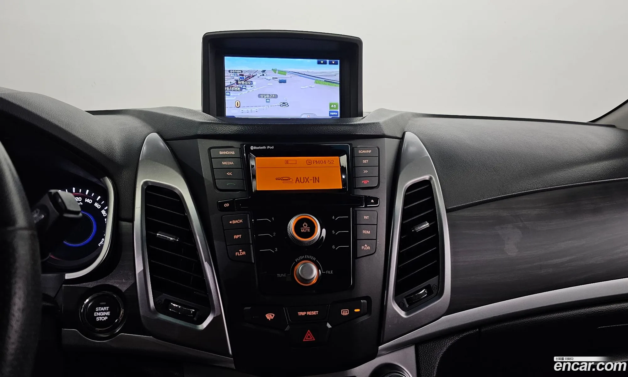 KG Mobility (SsangYong) Korando C 2015 — 21