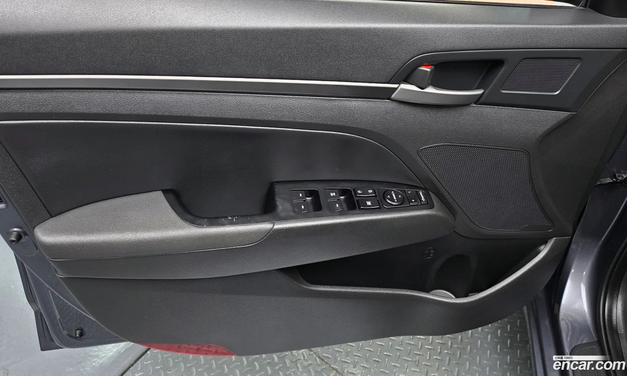 Hyundai Elantra AD 2016 KMHD741DBHU271665 — 32