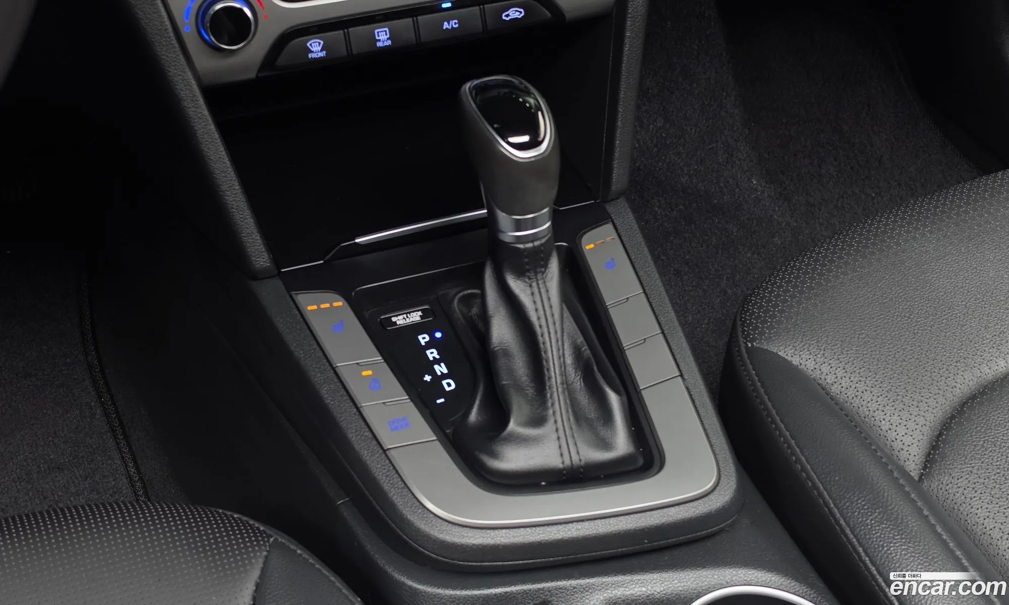 Hyundai Elantra AD 2016 KMHD741DBHU271665 — 26