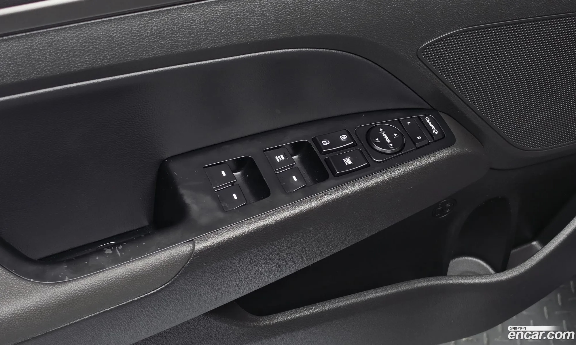 Hyundai Elantra AD 2016 KMHD741DBHU271665 — 28
