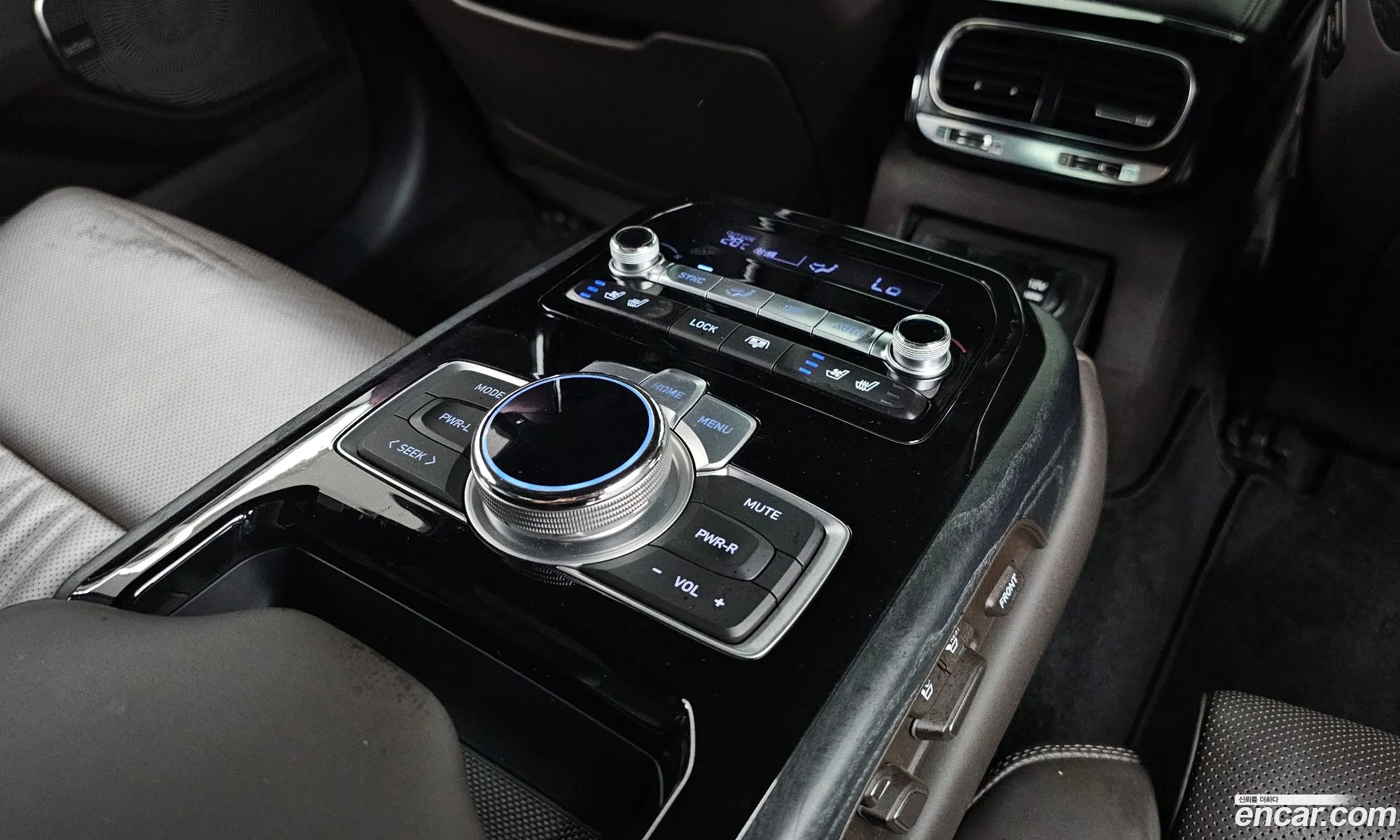 Genesis G90 2019 — 17