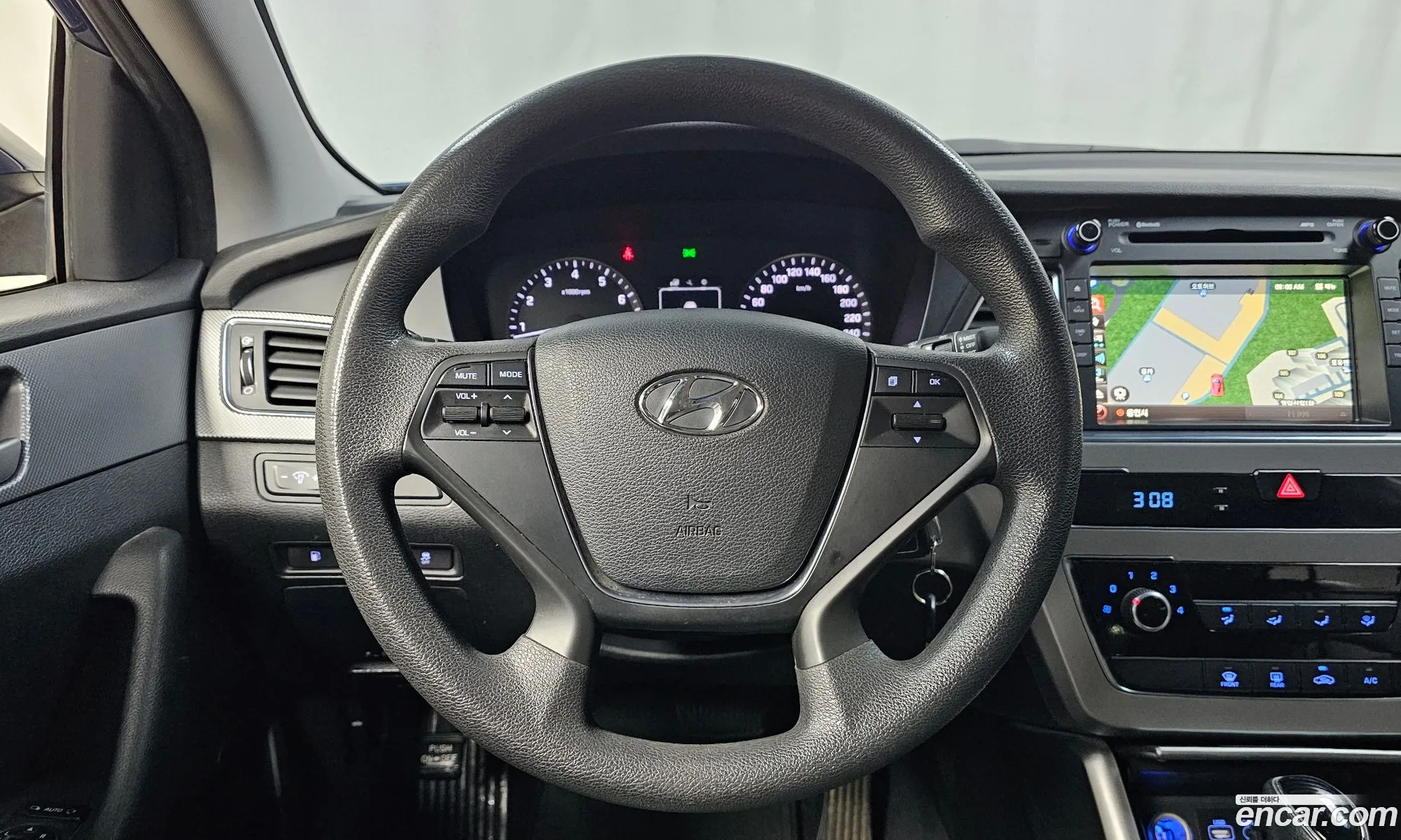 Hyundai LF Sonata 2014 — 14