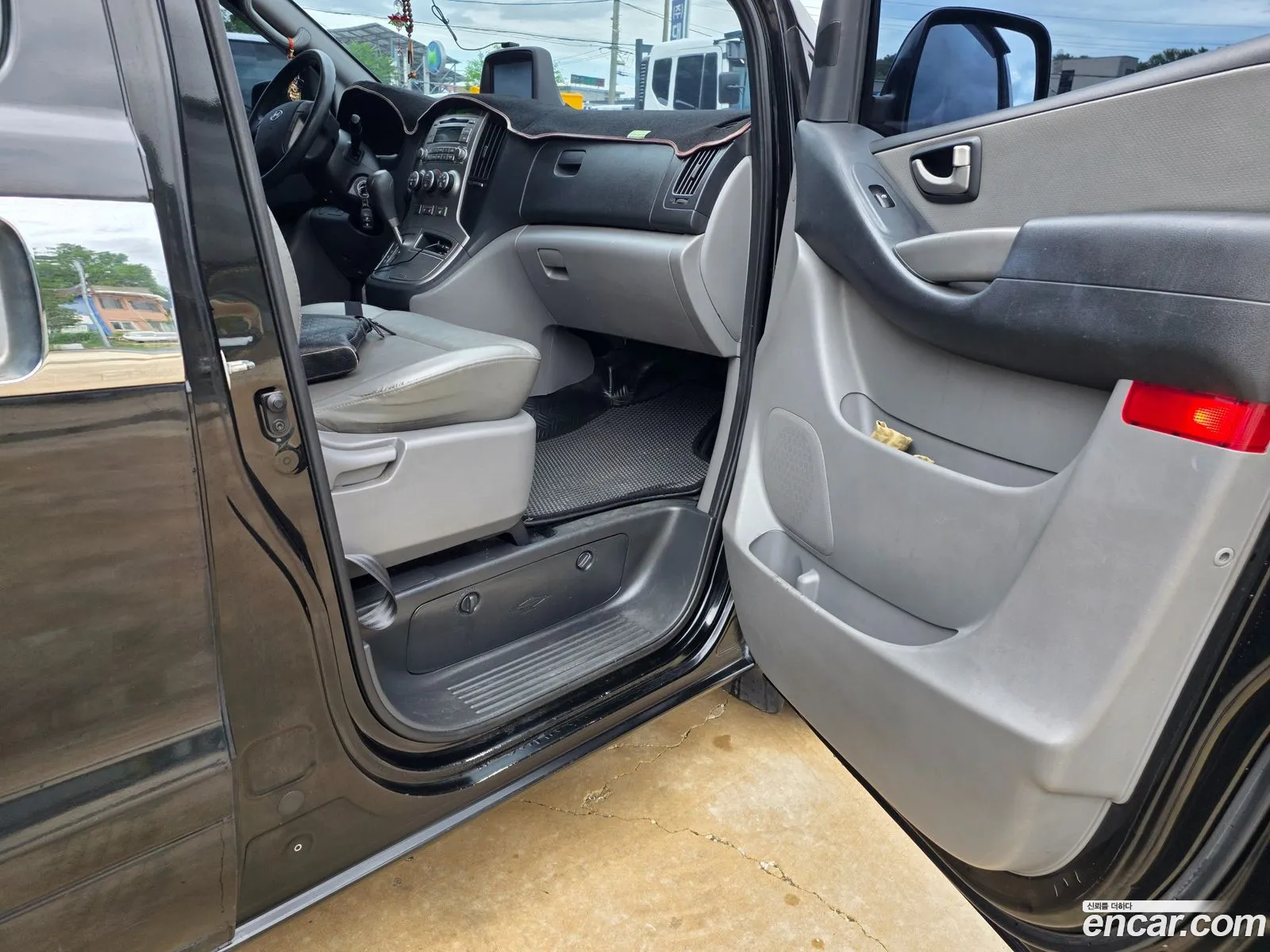 Hyundai Grand Starex 2012 — 18