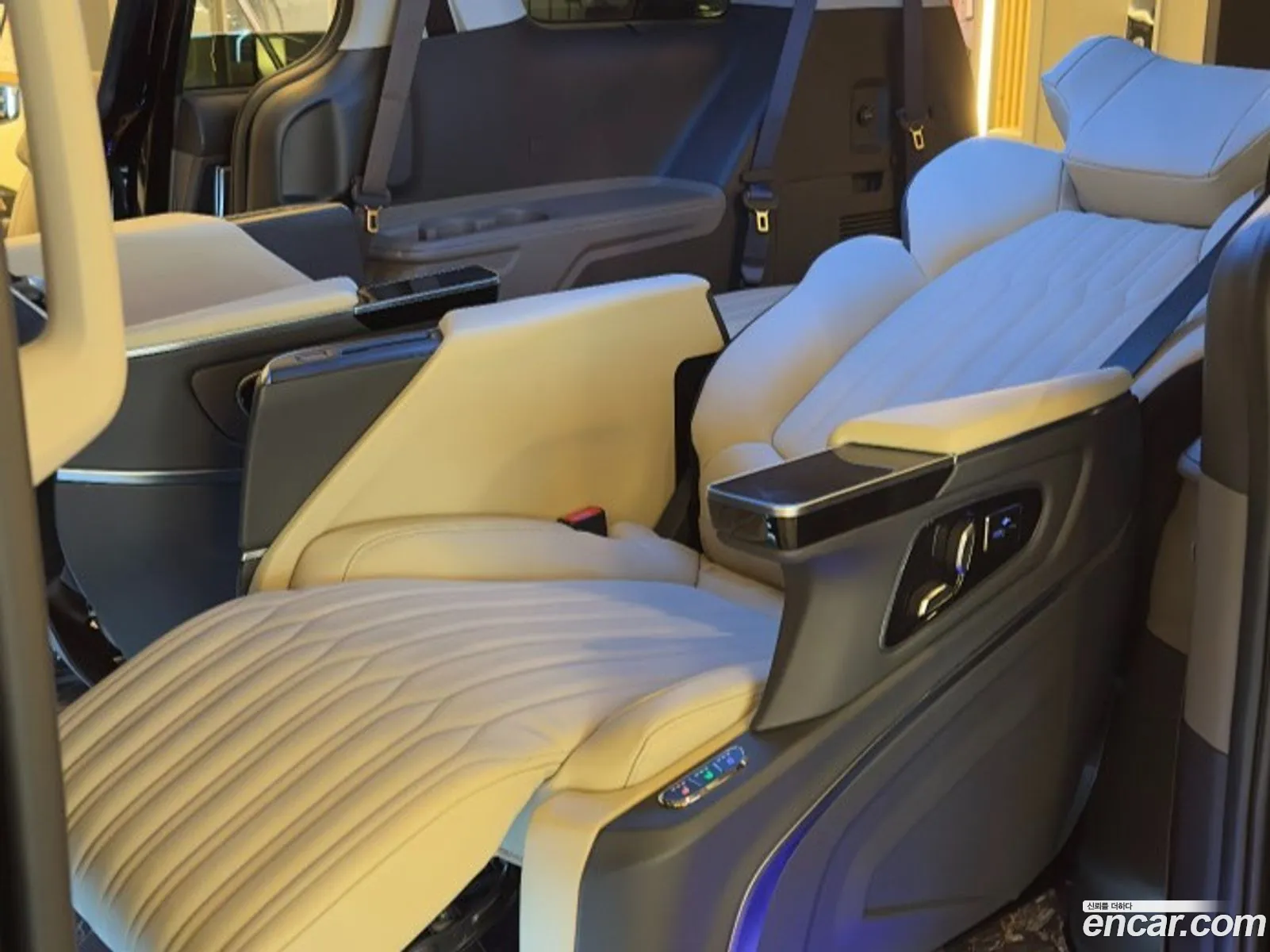 Kia Carnival 2025 — 2