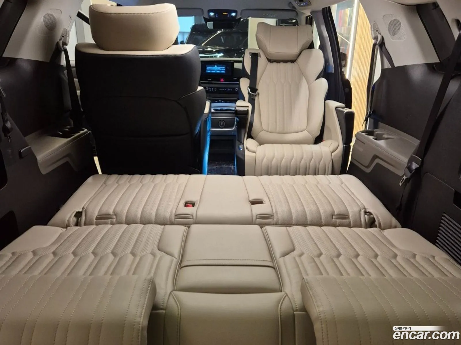 Kia Carnival 2025 — 8