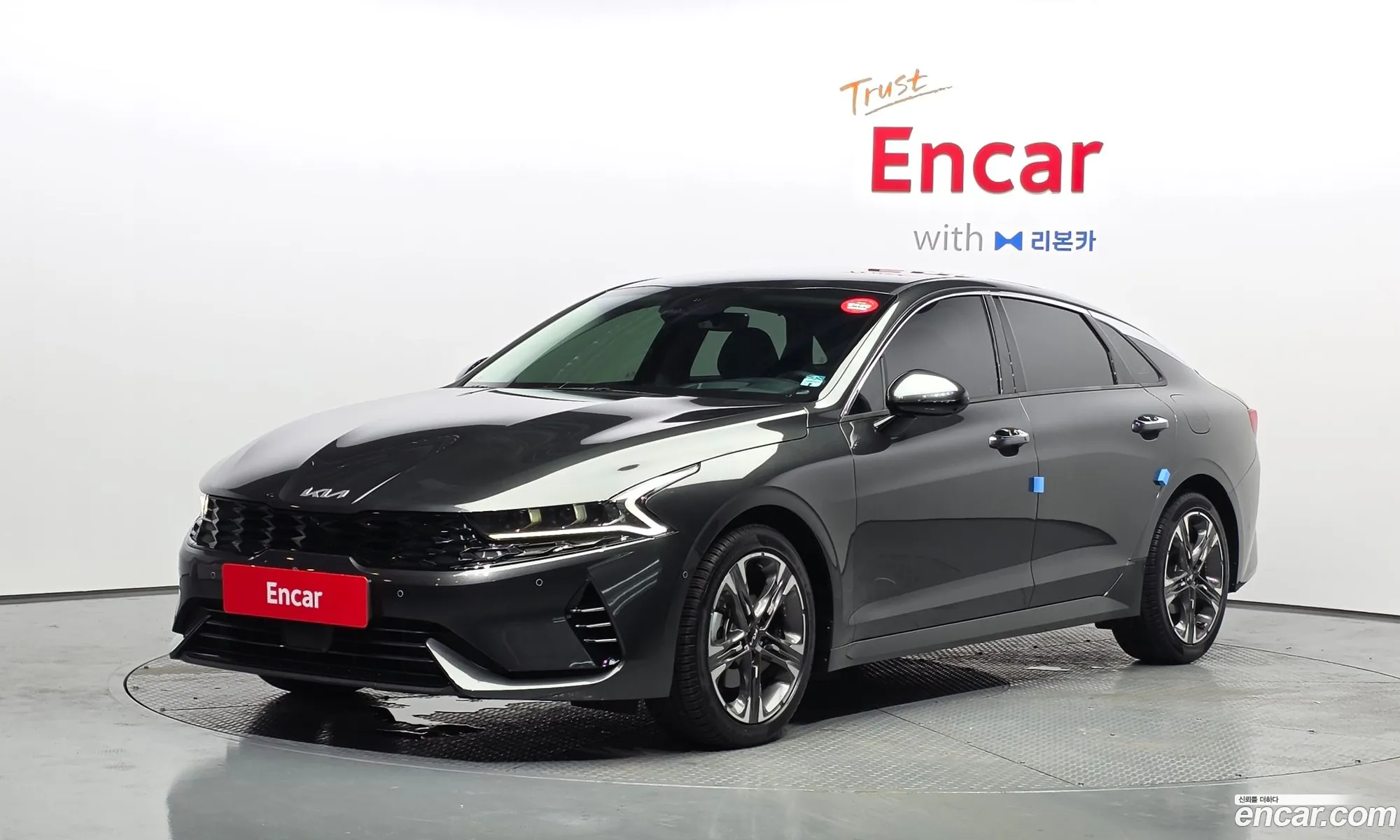 Kia K5 Hybrid 2023 — 17