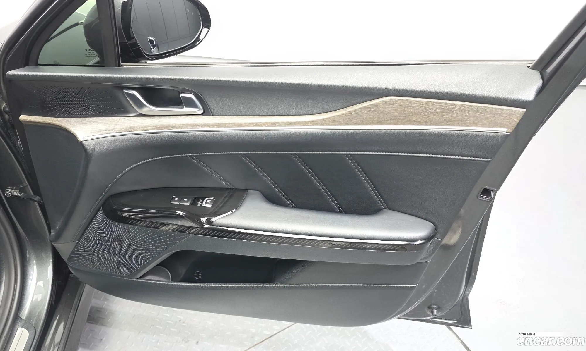Kia K5 Hybrid 2023 — 22