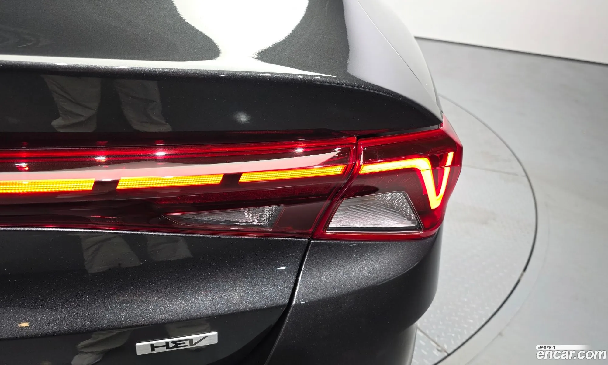 Kia K5 Hybrid 2023 — 7