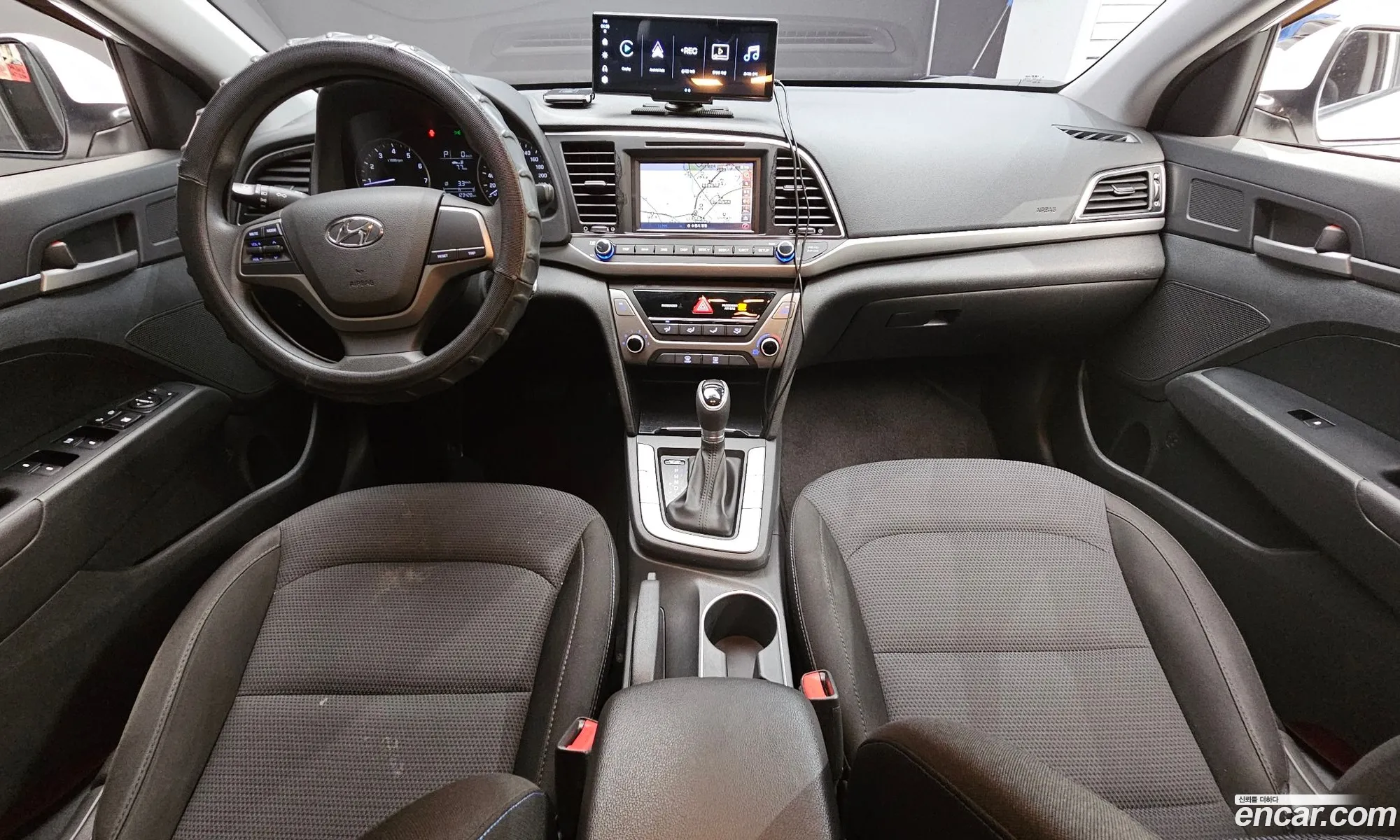 Hyundai Elantra AD 2016 — 9