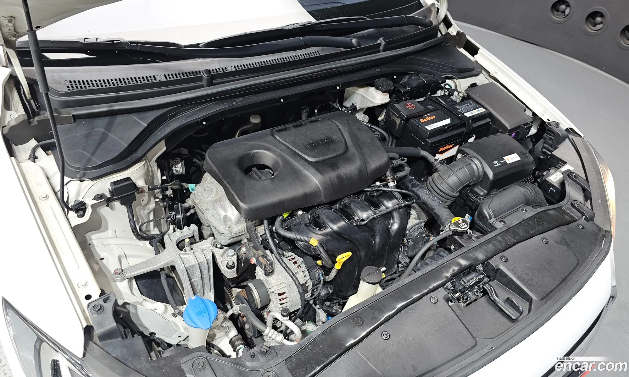 Hyundai Elantra AD 2016 — 15