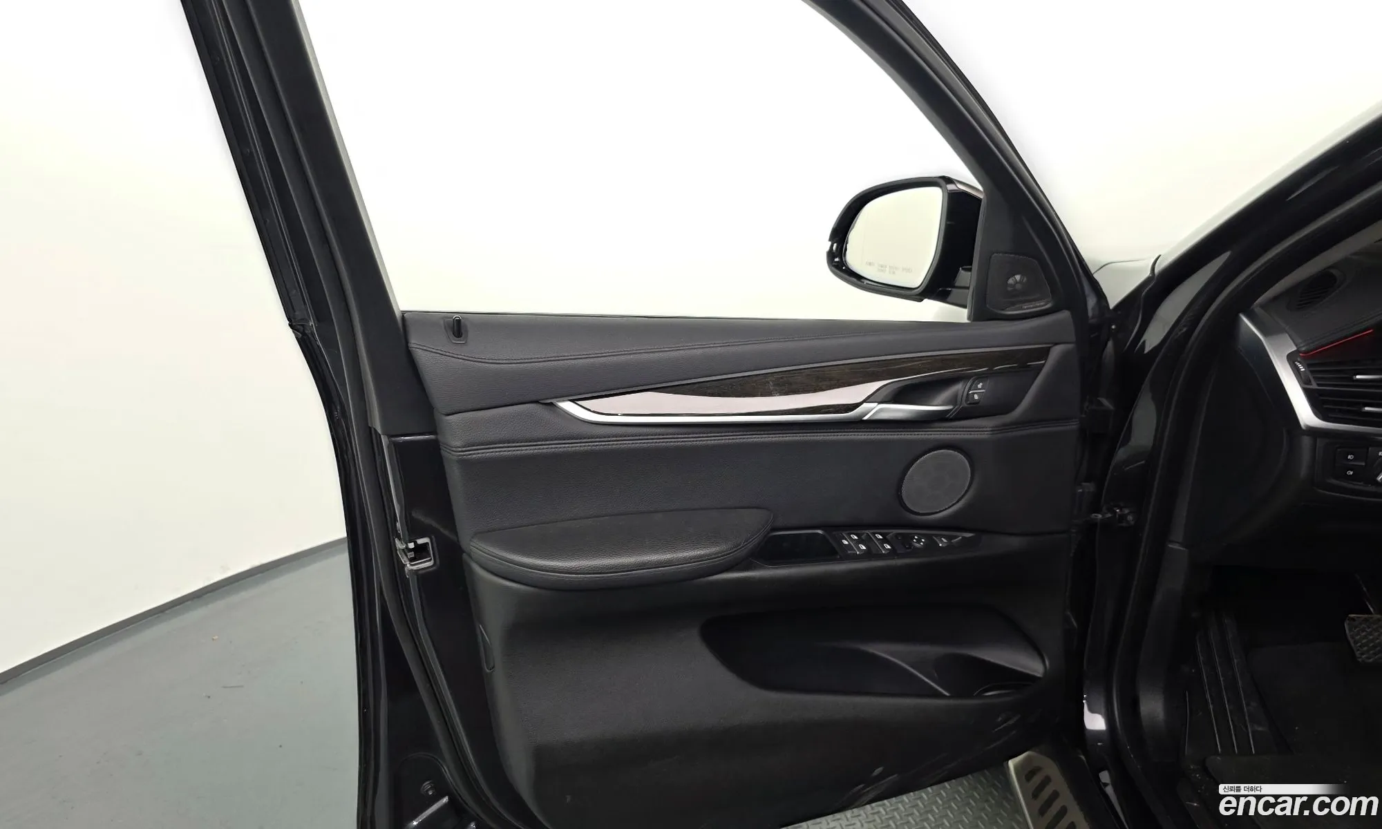 BMW X6 2015 WBAKV4100F0P70916 — 20