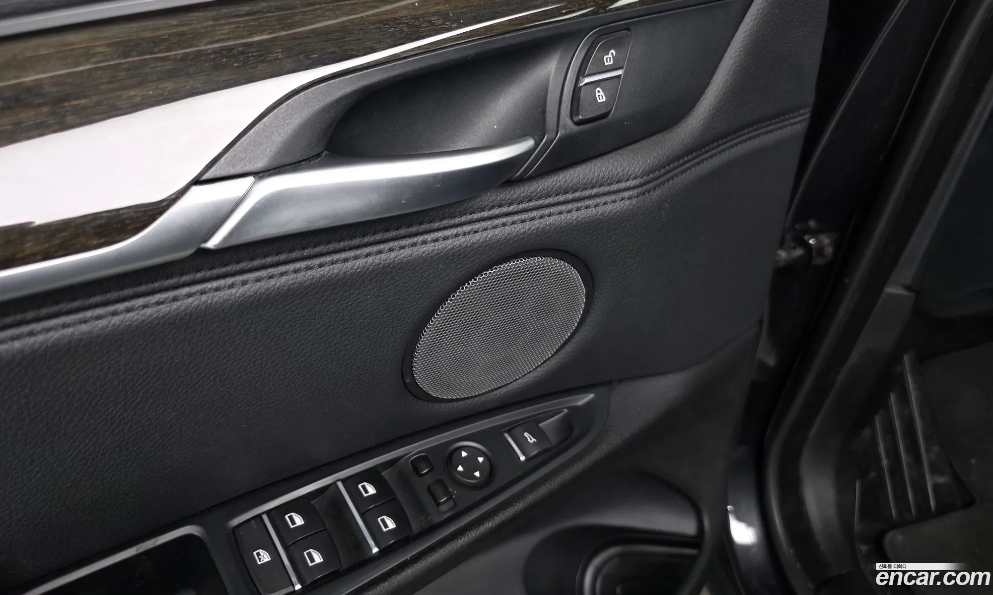 BMW X6 2015 WBAKV4100F0P70916 — 31