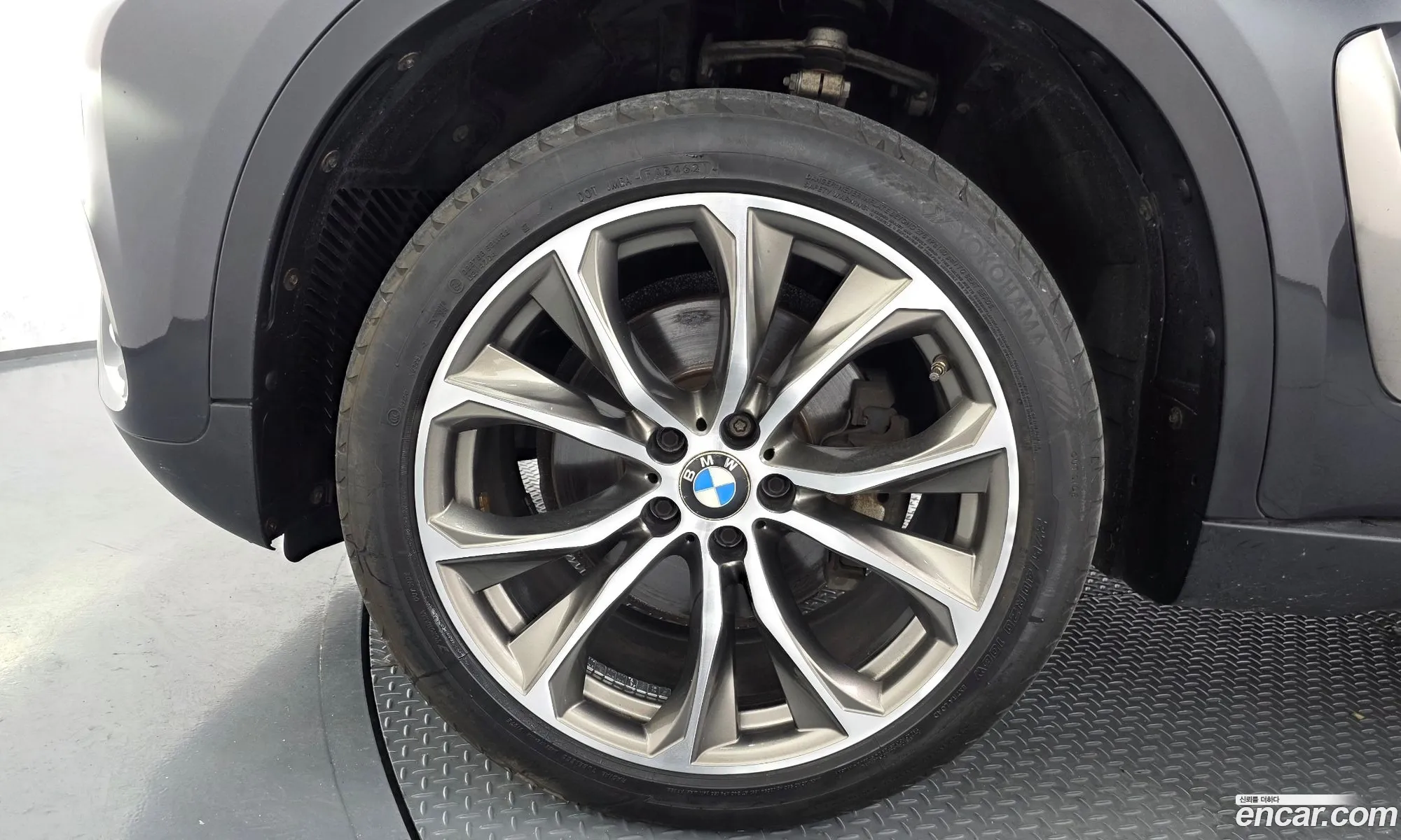 BMW X6 2015 WBAKV4100F0P70916 — 27