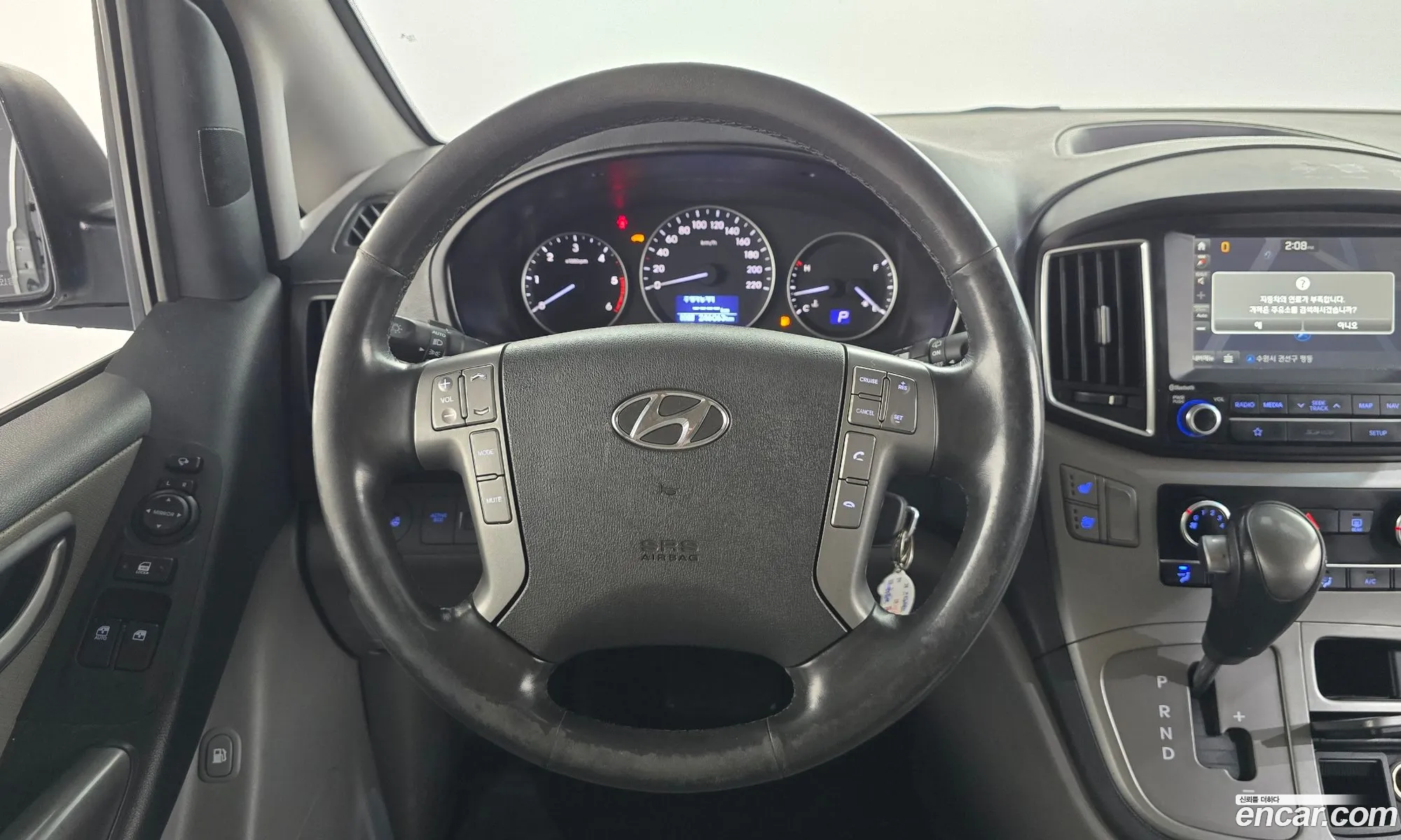 Hyundai Grand Starex 2018 — 10