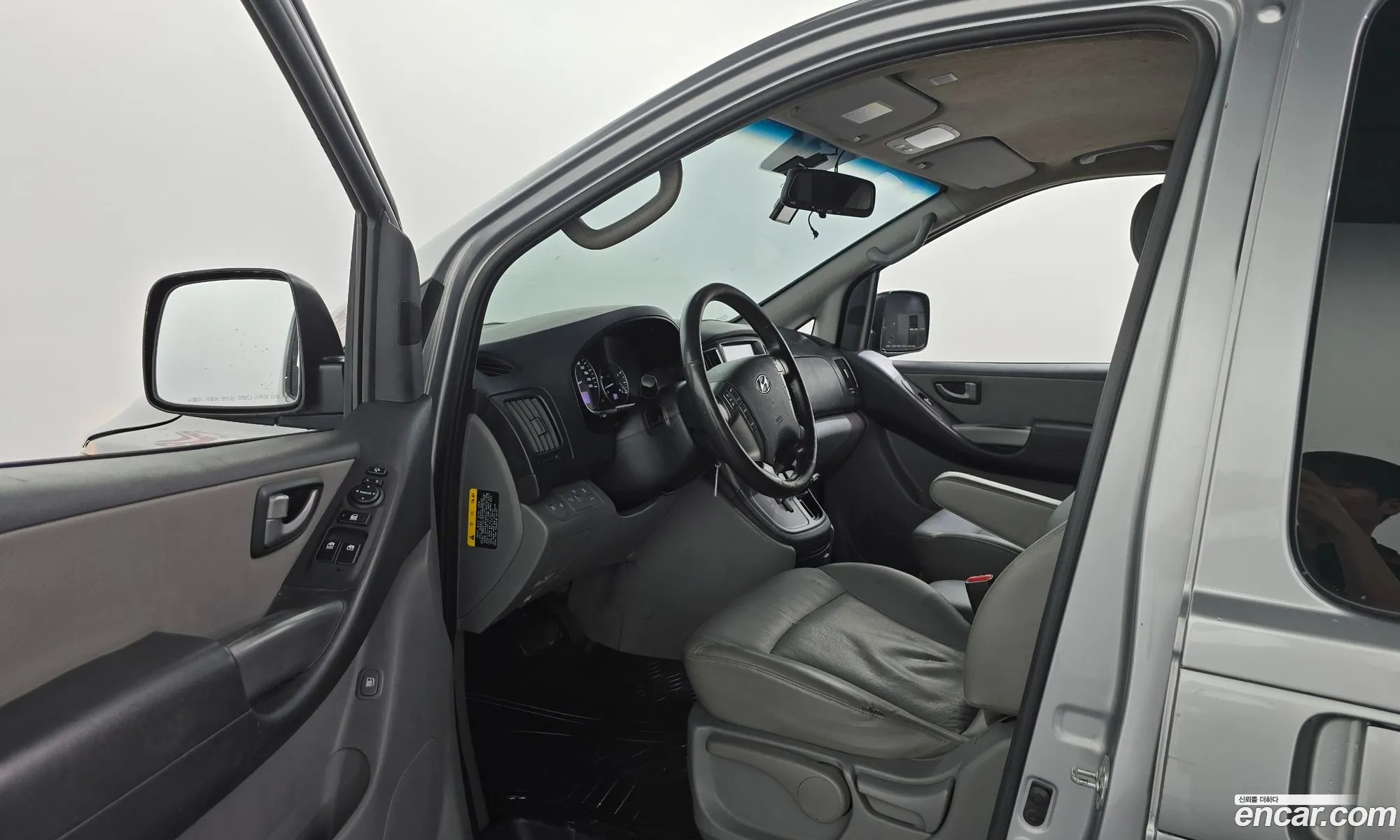Hyundai Grand Starex 2018 — 16