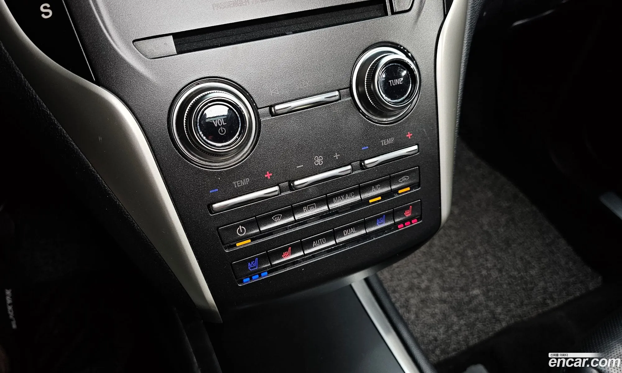 Lincoln MKC 2019 5LMCJ3D97KUL22529 — 15