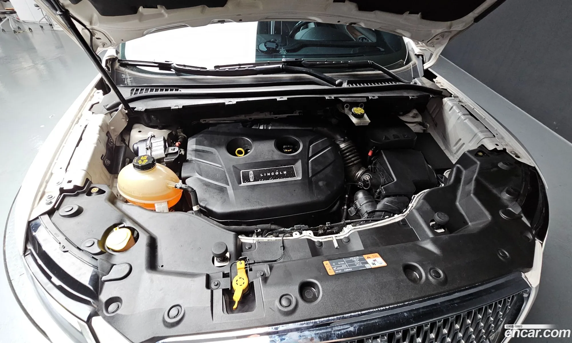Lincoln MKC 2019 5LMCJ3D97KUL22529 — 22