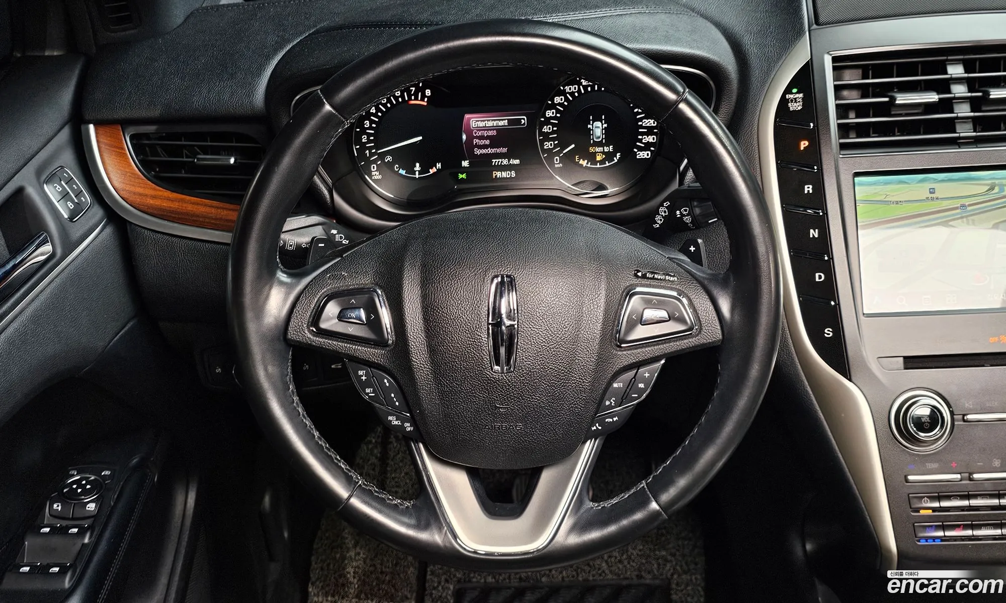 Lincoln MKC 2019 5LMCJ3D97KUL22529 — 16