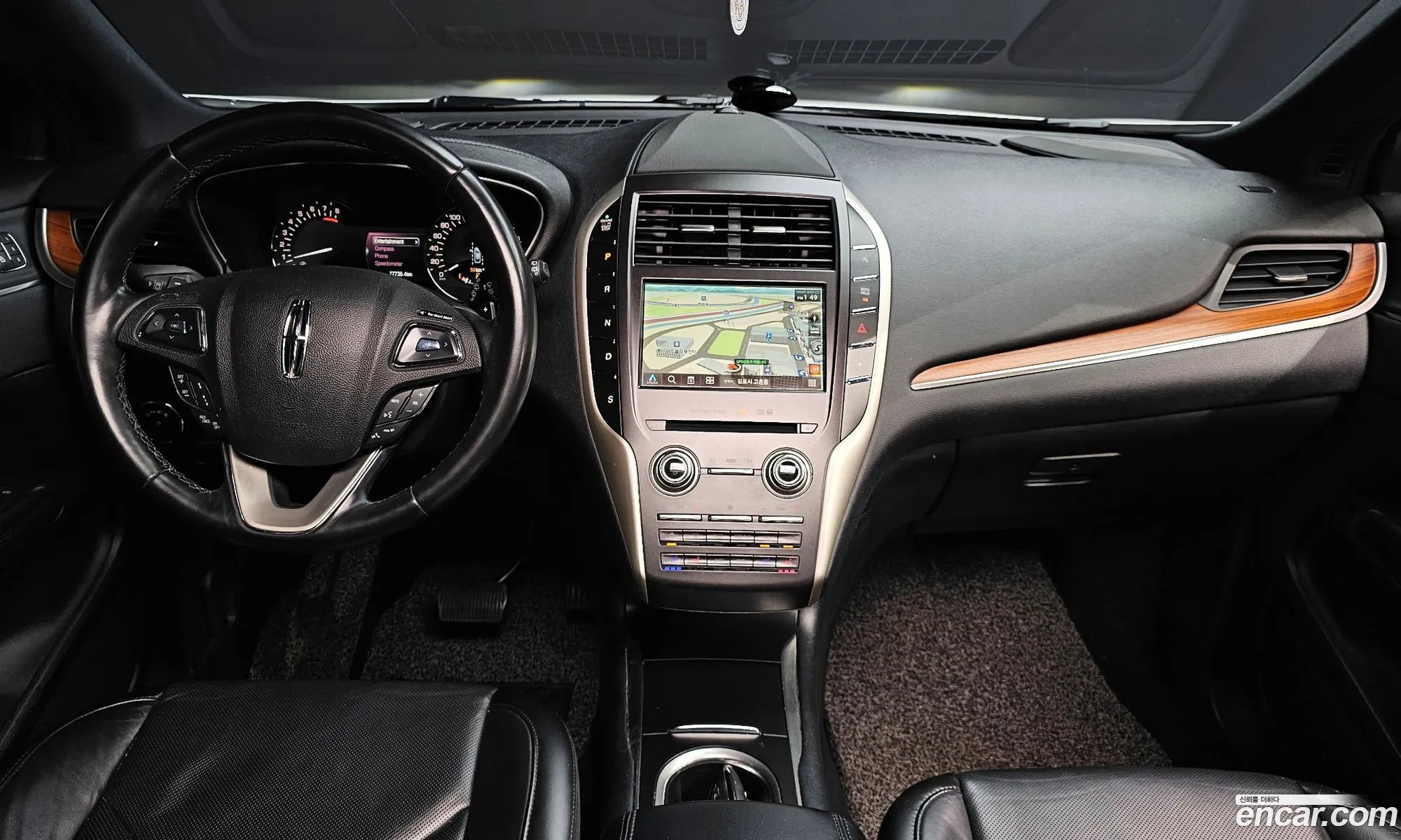 Lincoln MKC 2019 5LMCJ3D97KUL22529 — 3