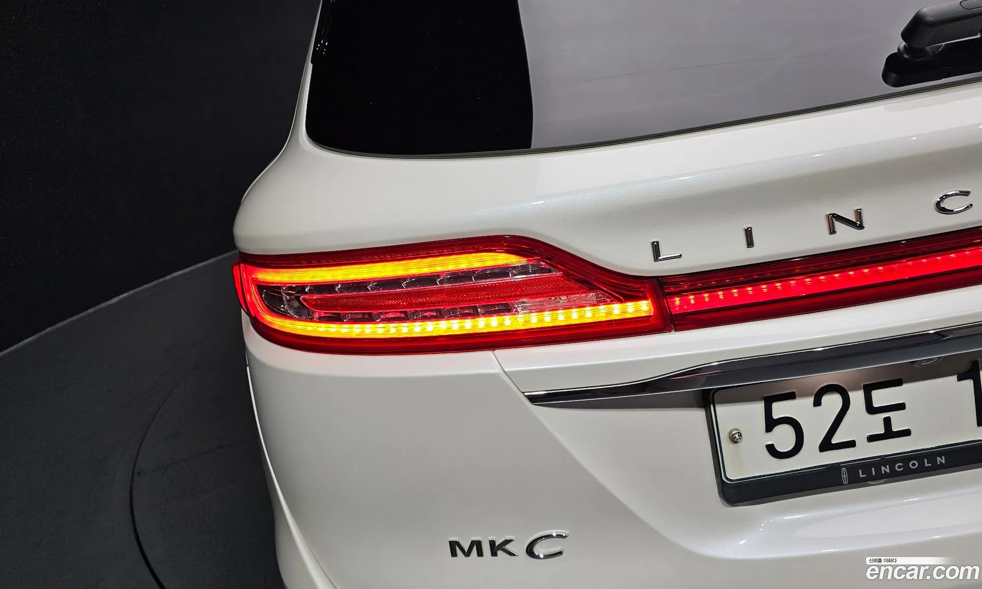 Lincoln MKC 2019 5LMCJ3D97KUL22529 — 11