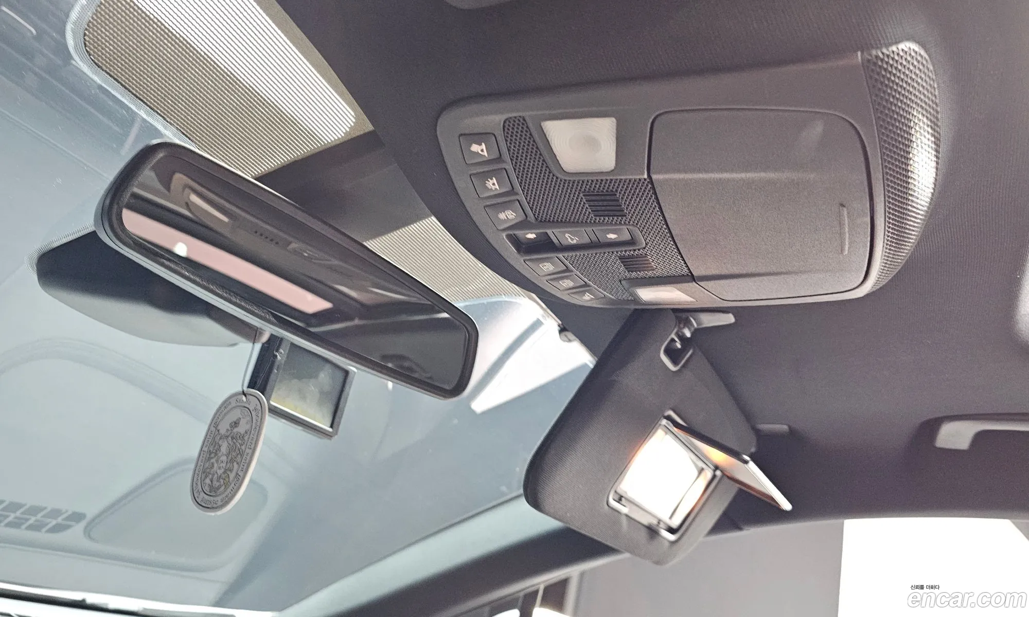 Lincoln MKC 2019 5LMCJ3D97KUL22529 — 20